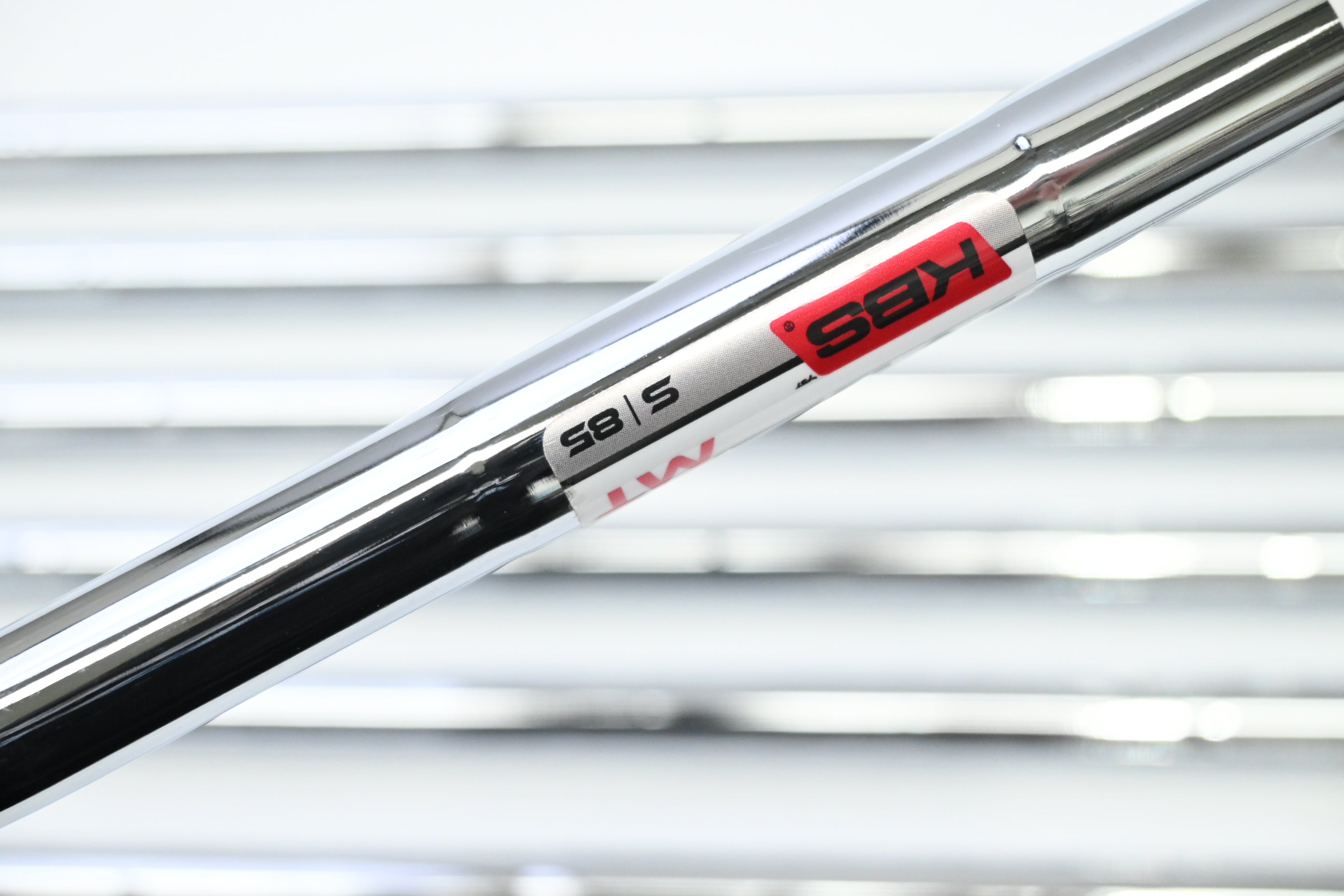 Taylormade SIM2 Max Irons / 4-PW / Stiff Flex KBS Max MT 85 Shafts