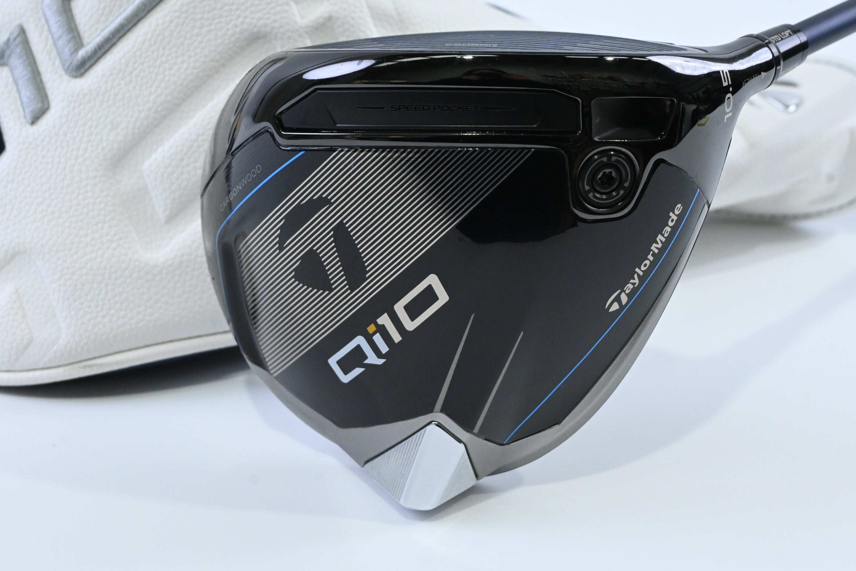 Taylormade Qi10 Driver / 10.5 Degree / Senior Flex Accra Shogan 42 Shaft