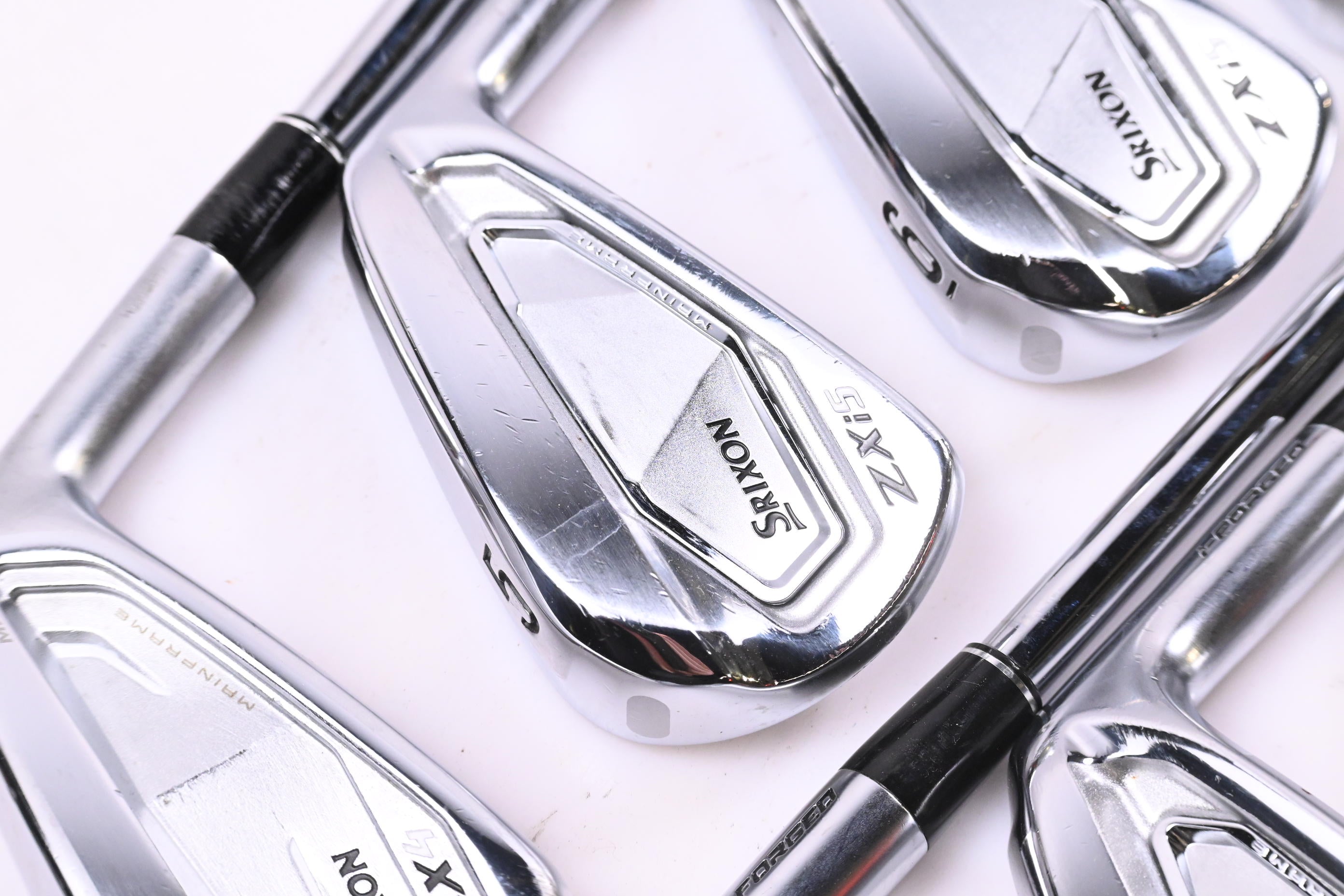 Srixon ZX5 MK II 2023 Irons / 4-PW + AW / Regular Flex Dynamic Gold R300 Mid
