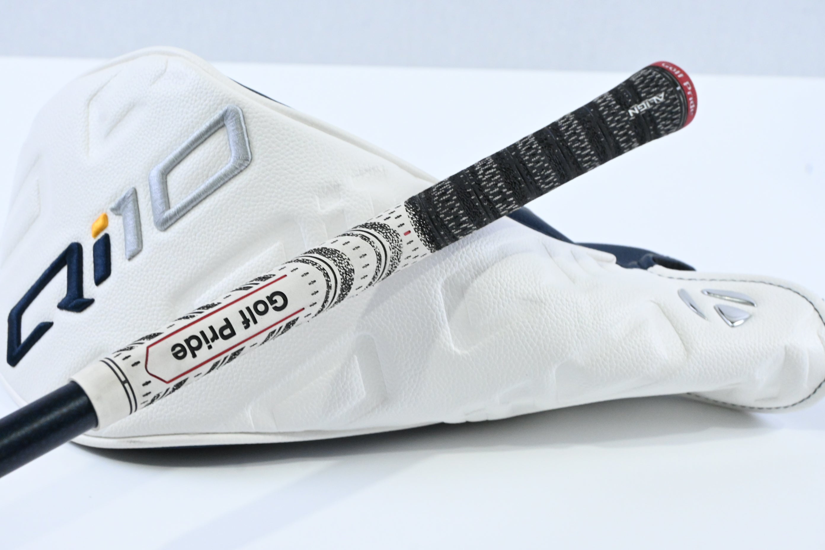 Taylormade Qi10 Driver / 10.5 Degree / Senior Flex Accra Shogan 42 Shaft