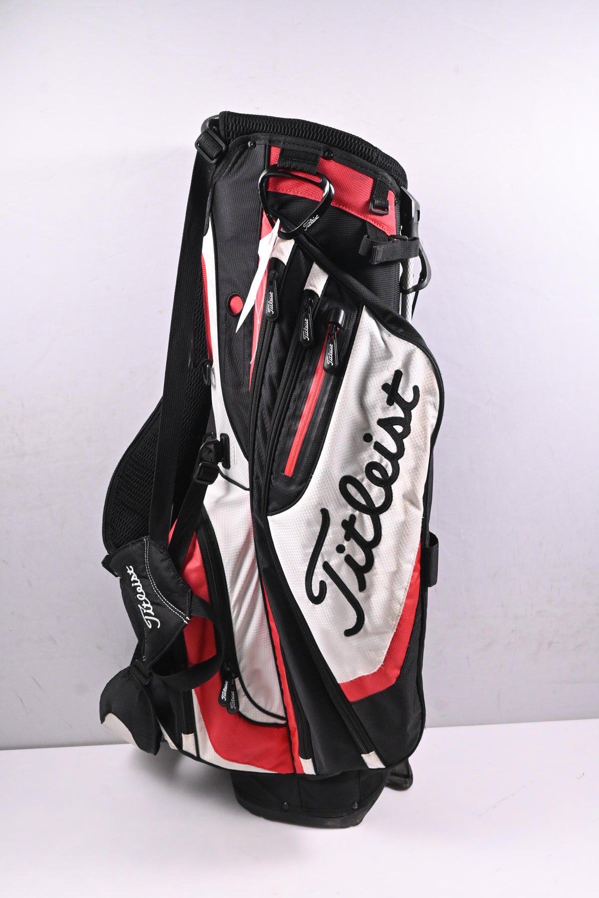 Titleist Stand Bag / 4-Way Divider / Black, White, Red