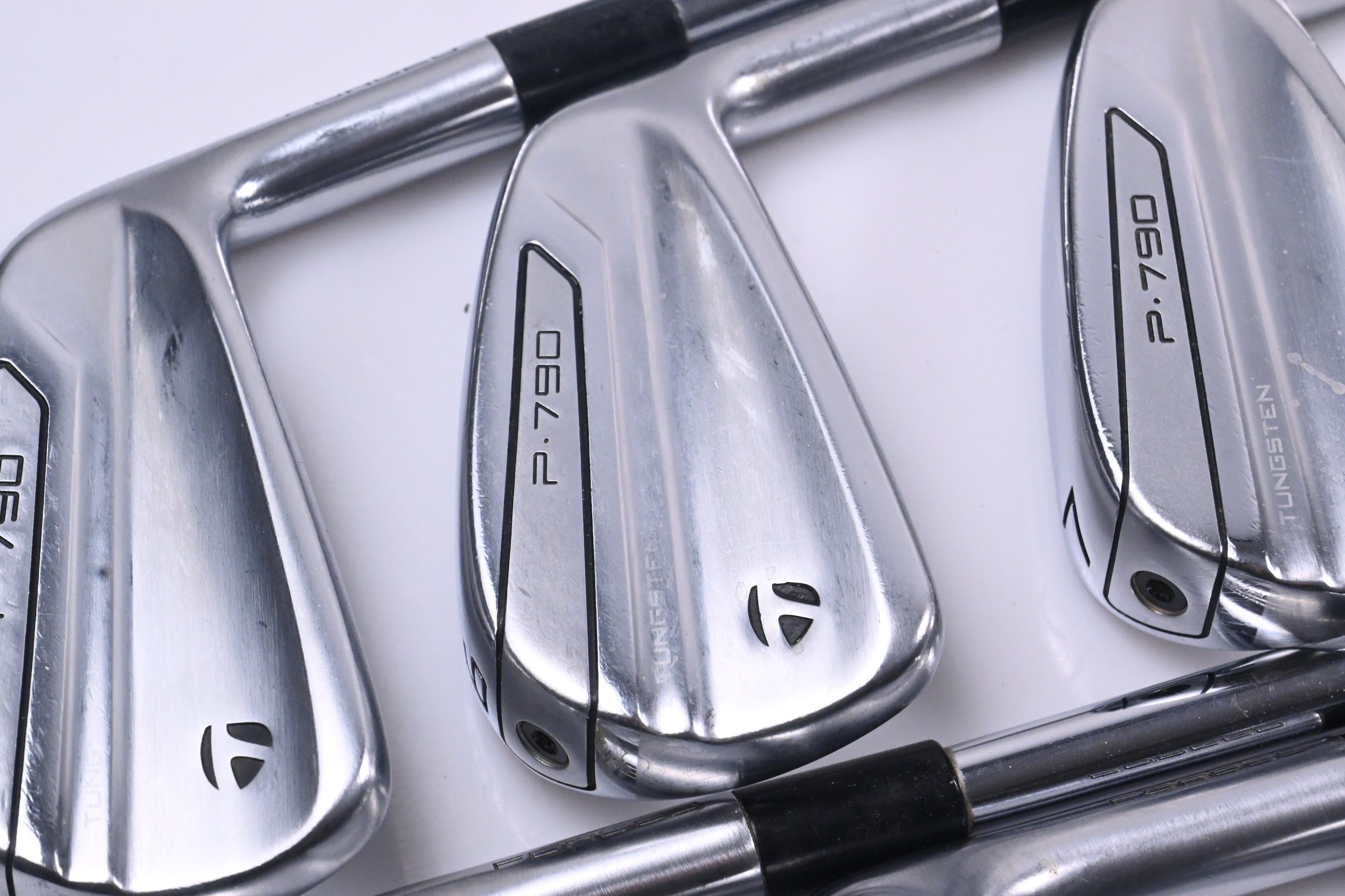 Taylormade P790 2019 Irons / 5-PW / Regular Flex Dynamic Gold 105 R300 Shafts