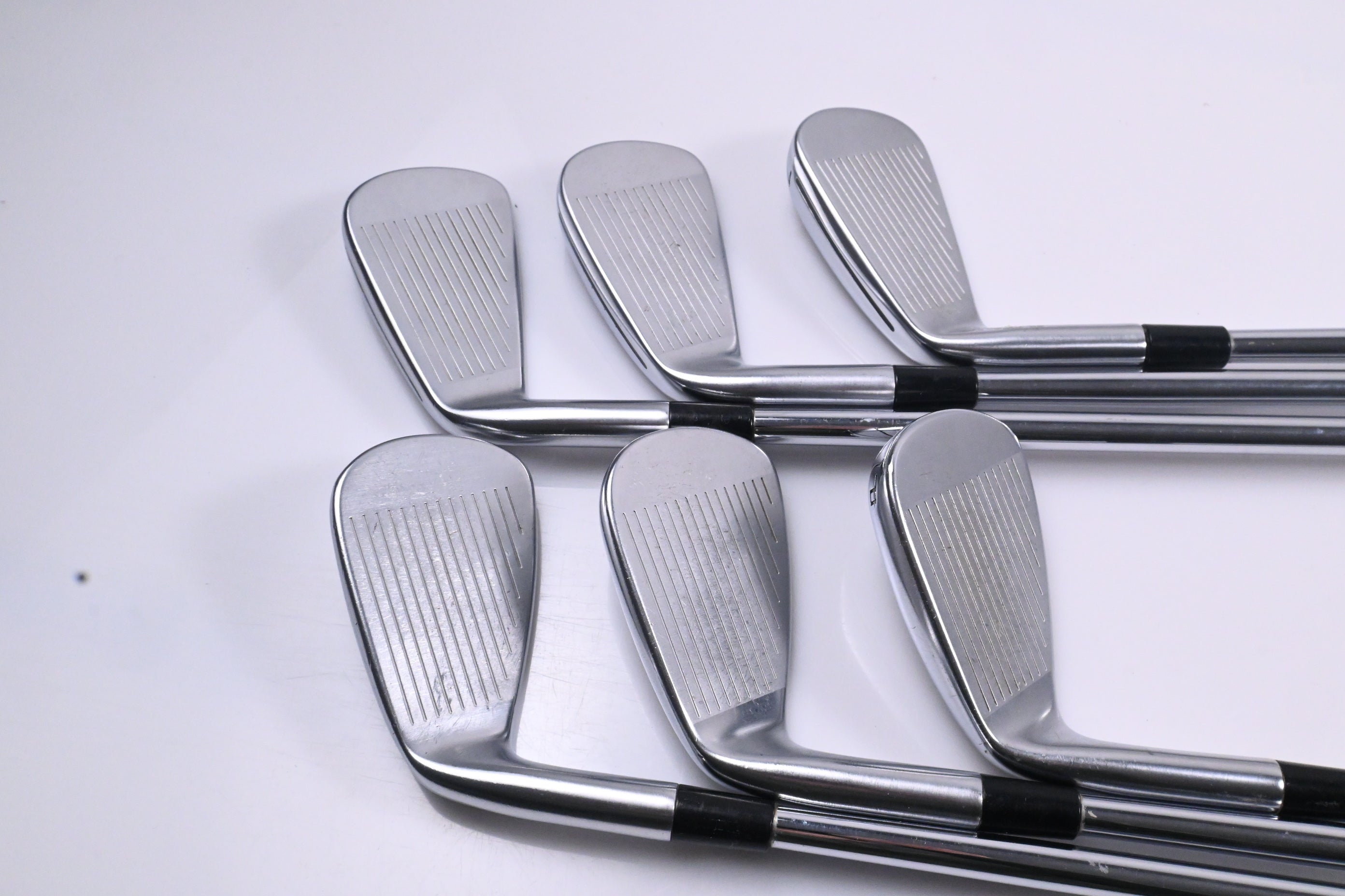 Taylormade P790 2019 Irons / 5-PW / Regular Flex Dynamic Gold 105 R300 Shafts