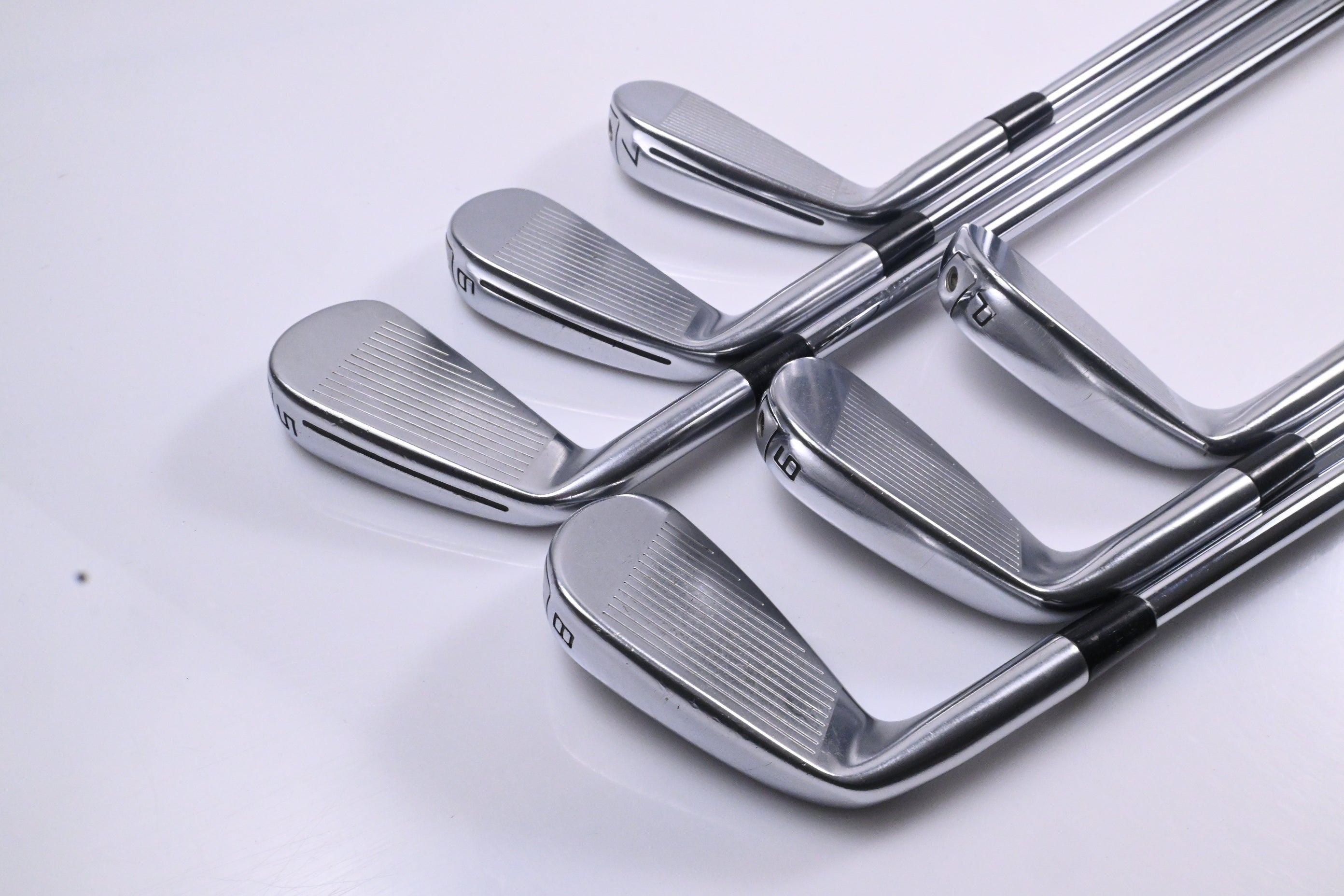 Taylormade P790 2019 Irons / 5-PW / Regular Flex Dynamic Gold 105 R300 Shafts