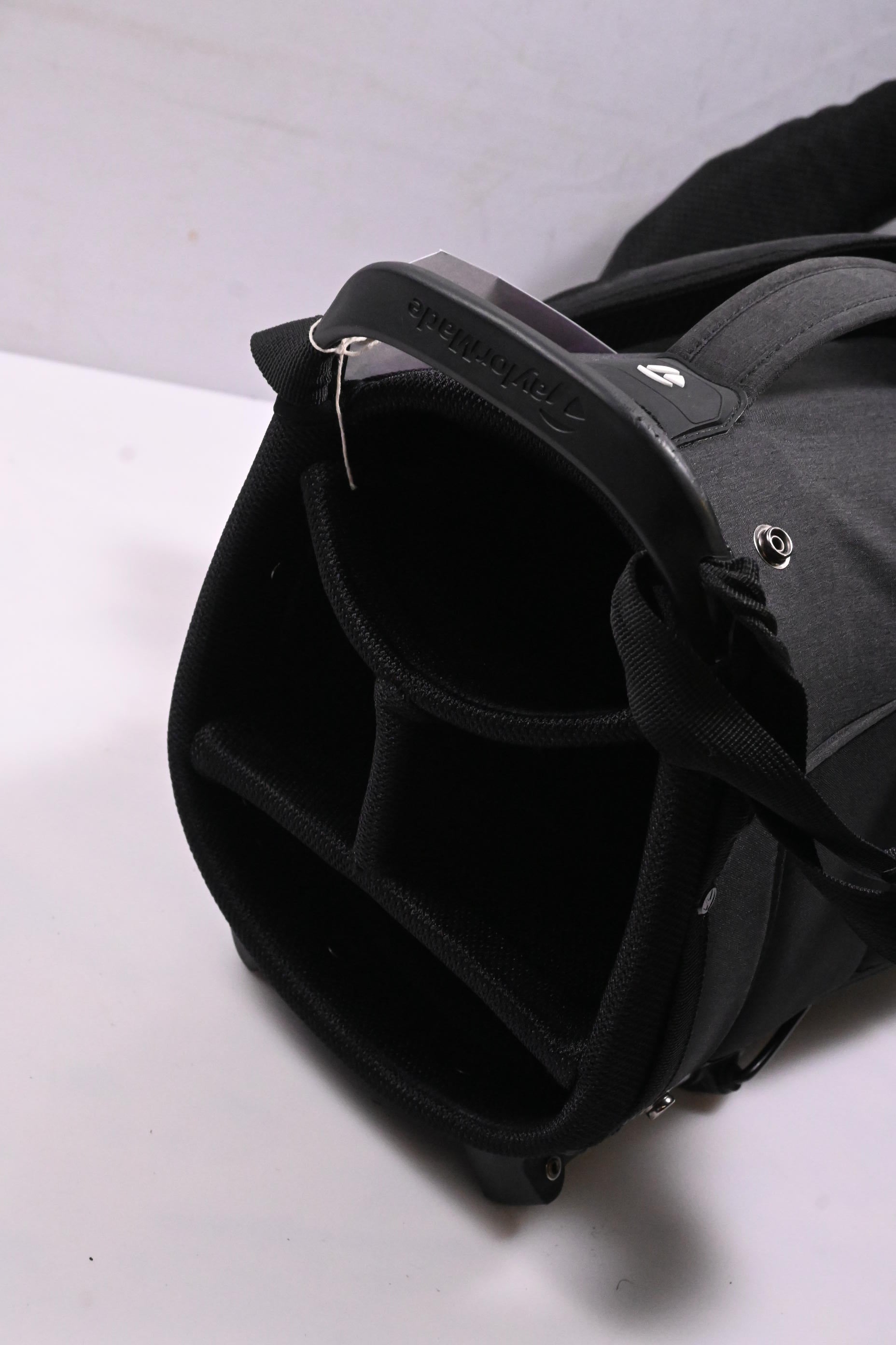 Taylormade Flex Tech Stand Bag / 4-Way Divider / Black