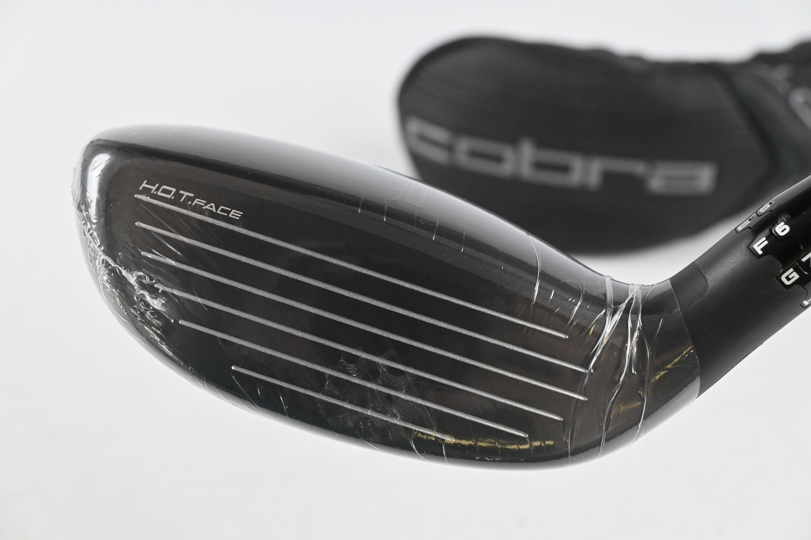 Cobra DS-Adapt #4 Hybrid / 21 Degree / Regular Flex KBS PGI 75 Shaft