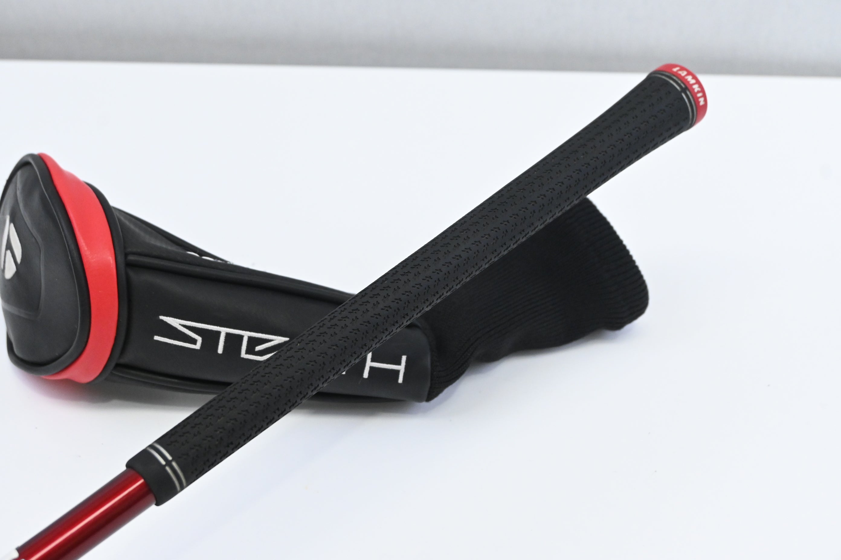 Taylormade Stealth 2 #4 Hybrid / 22 Degree / Regular Flex Fujikura Ventus TR Red