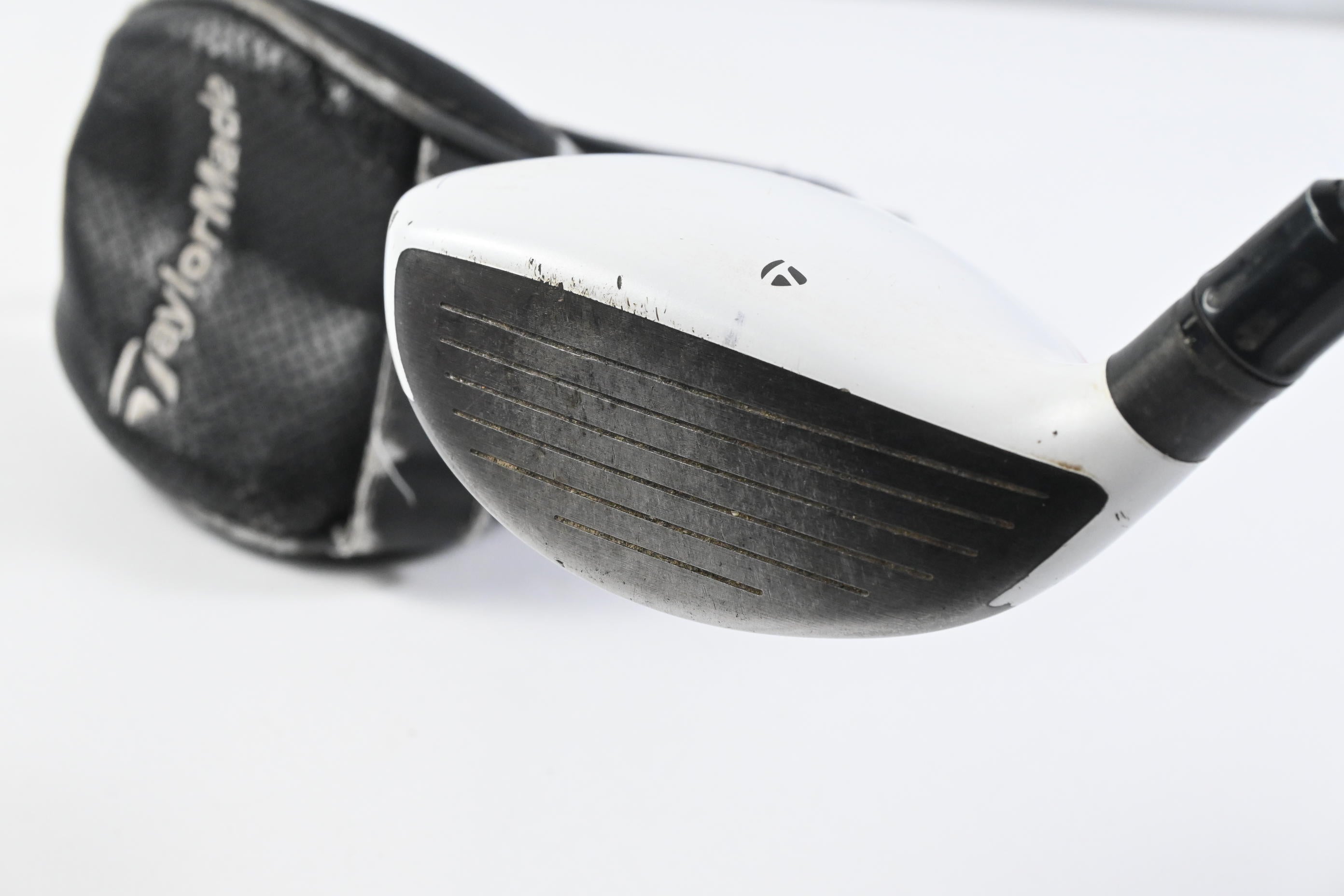 Taylormade R11 #3 Wood / 15.5 Degree / Stiff Flex Fujikura Blur 70 Shaft