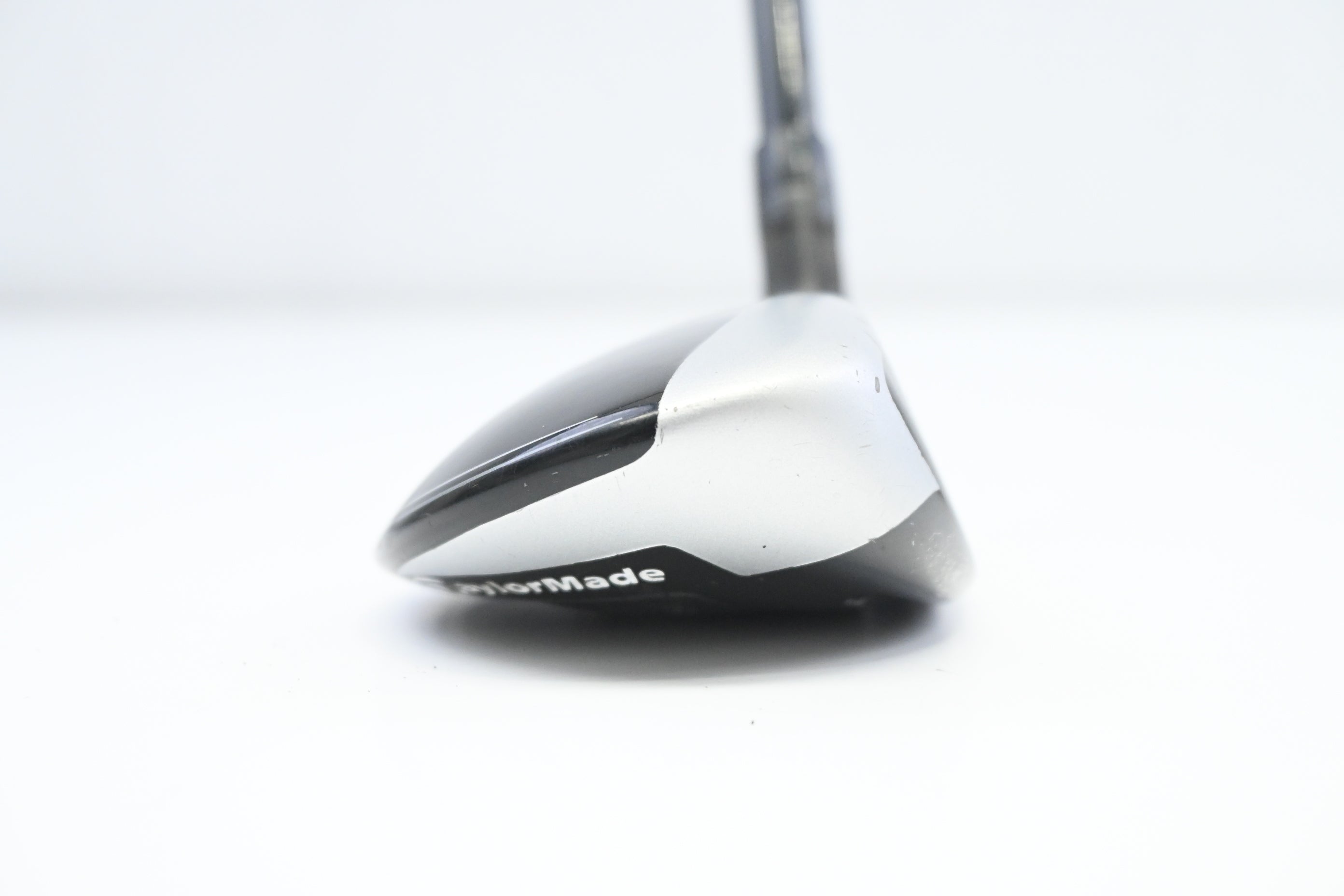 Taylormade M4 #4 Hybrid / 22 Degree / Regular Flex Fujikura Atmos Red 6 Shaft
