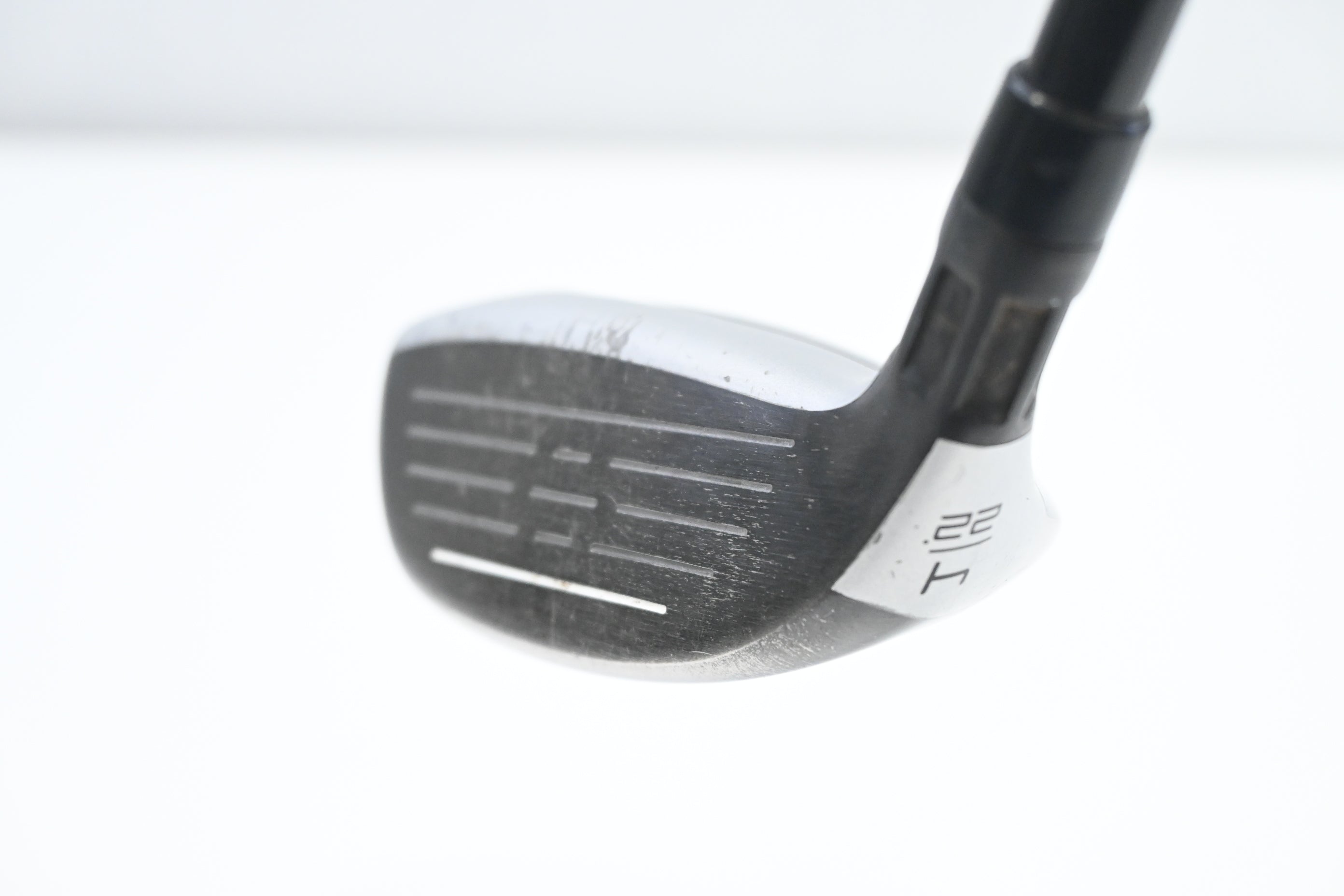 Taylormade M4 #4 Hybrid / 22 Degree / Regular Flex Fujikura Atmos Red 6 Shaft
