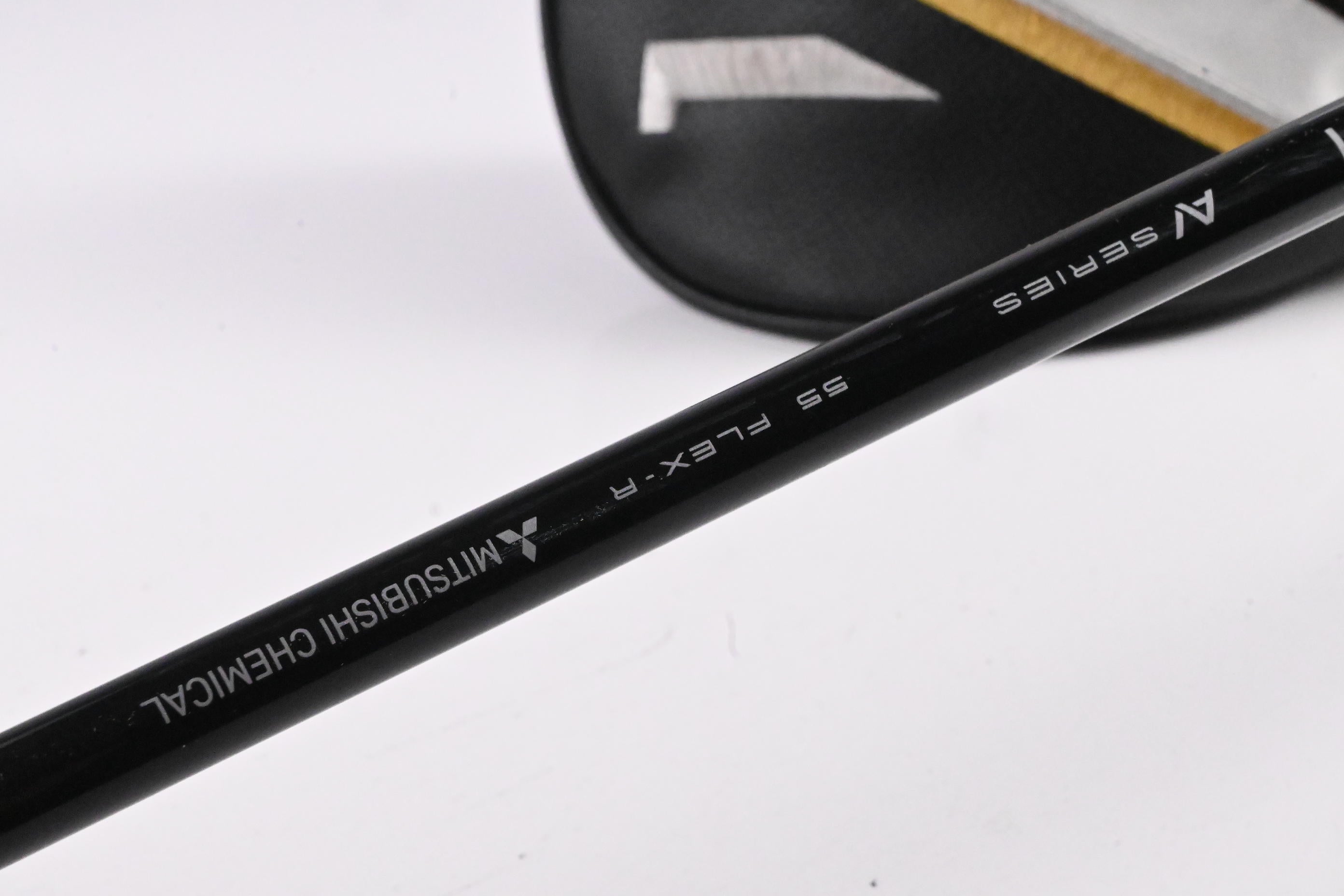 Callaway Rogue ST MAX Driver / 10.5 Degree / Regular Flex Tensei AV Blue 55 Shaft