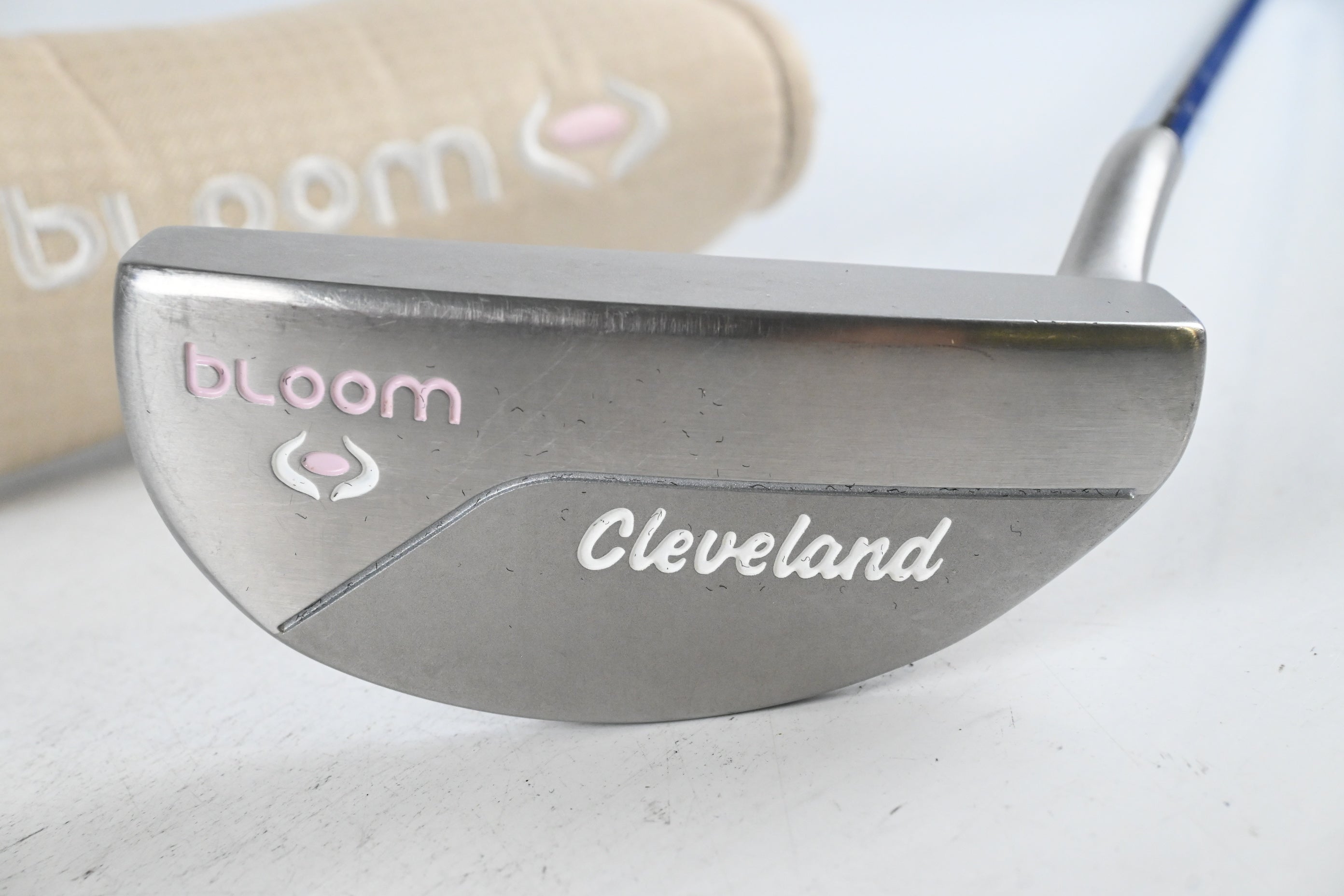 Ladies Cleveland Bloom 2022 Putter / 33 Inch