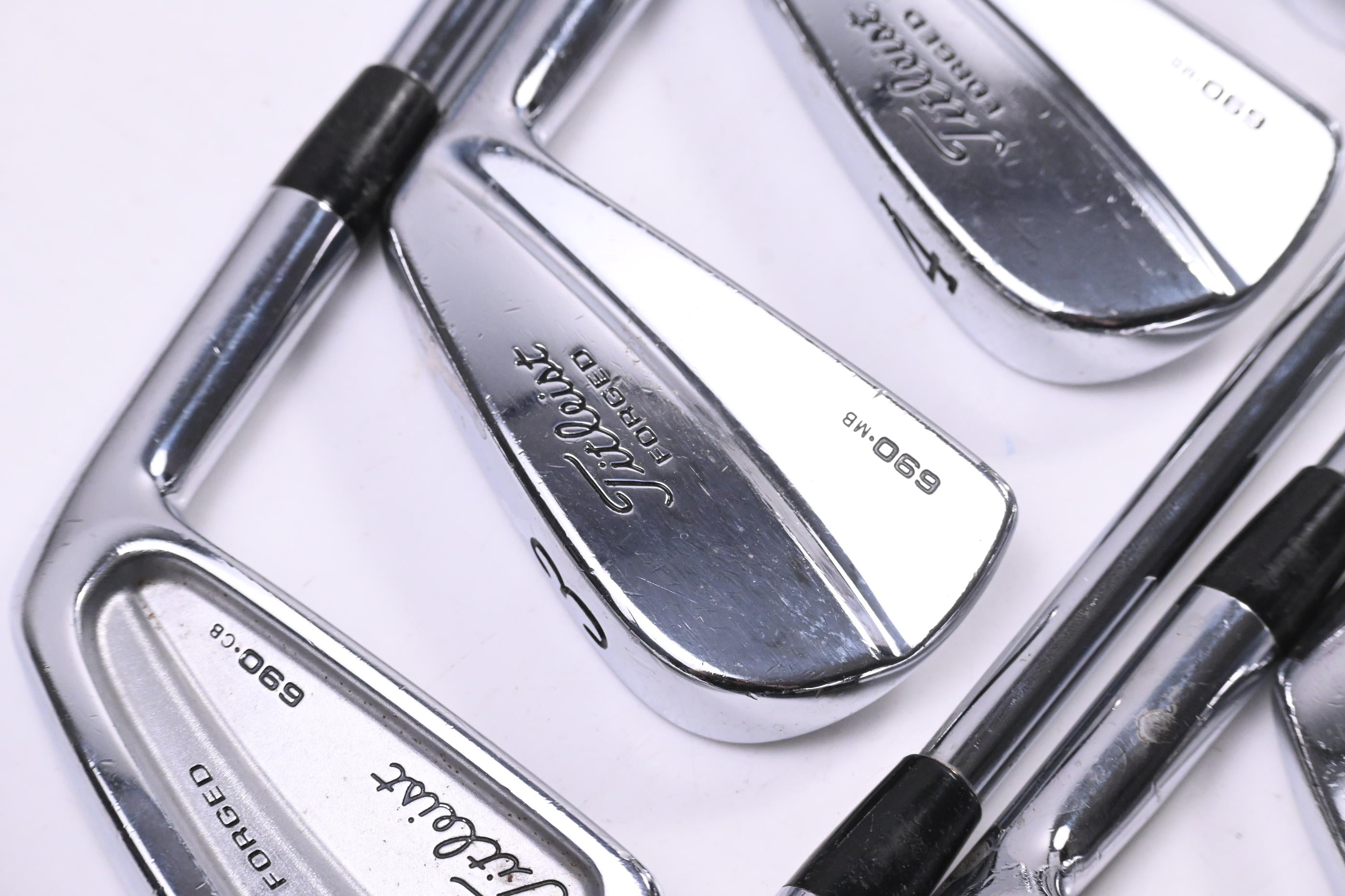 Titleist 690CB/MB Irons / 2-PW / Regular Flex Dynamic Gold R300 Shafts