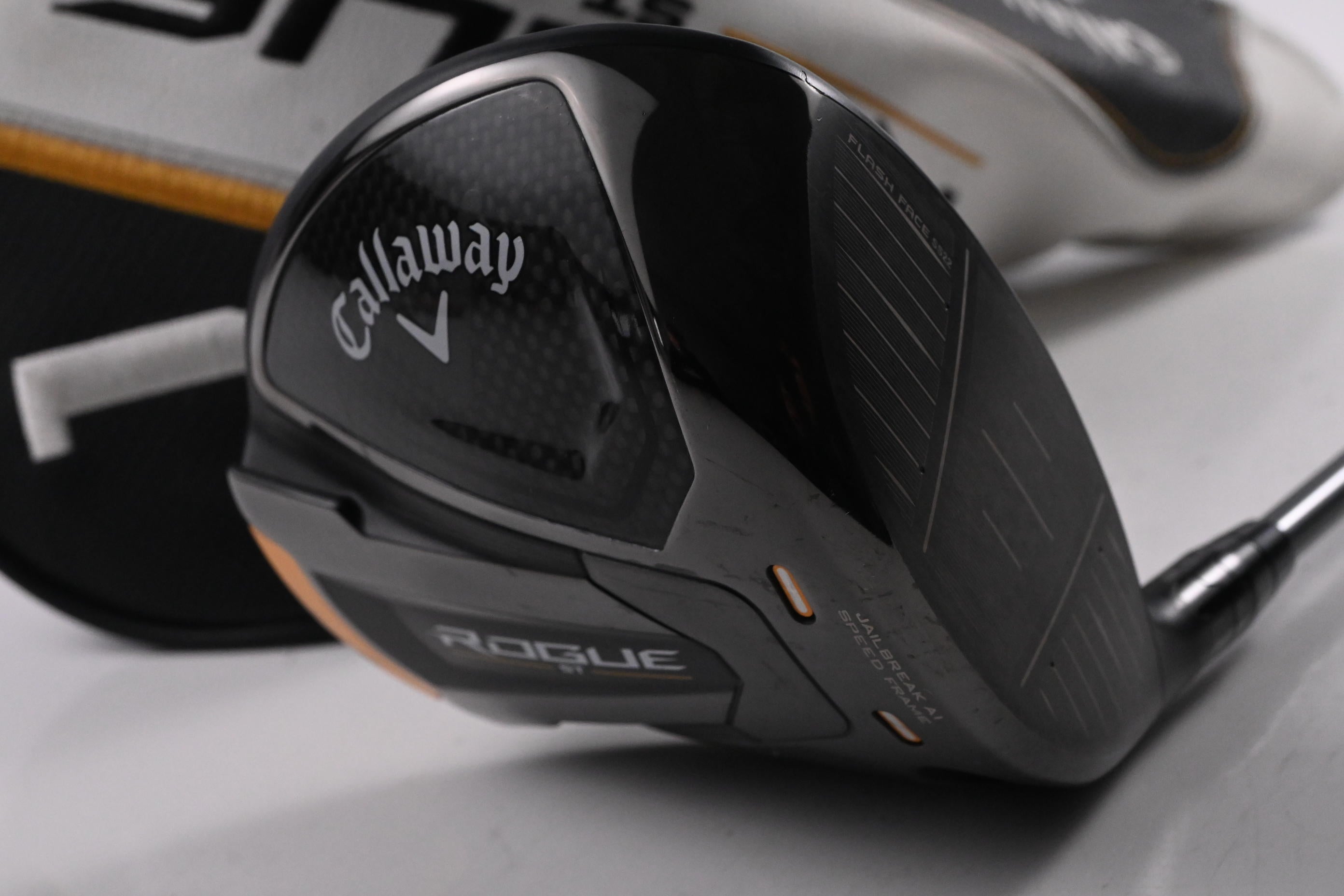 Callaway Rogue ST MAX Driver / 9 Degree / Regular Flex Denali Charcoal 50 Shaft
