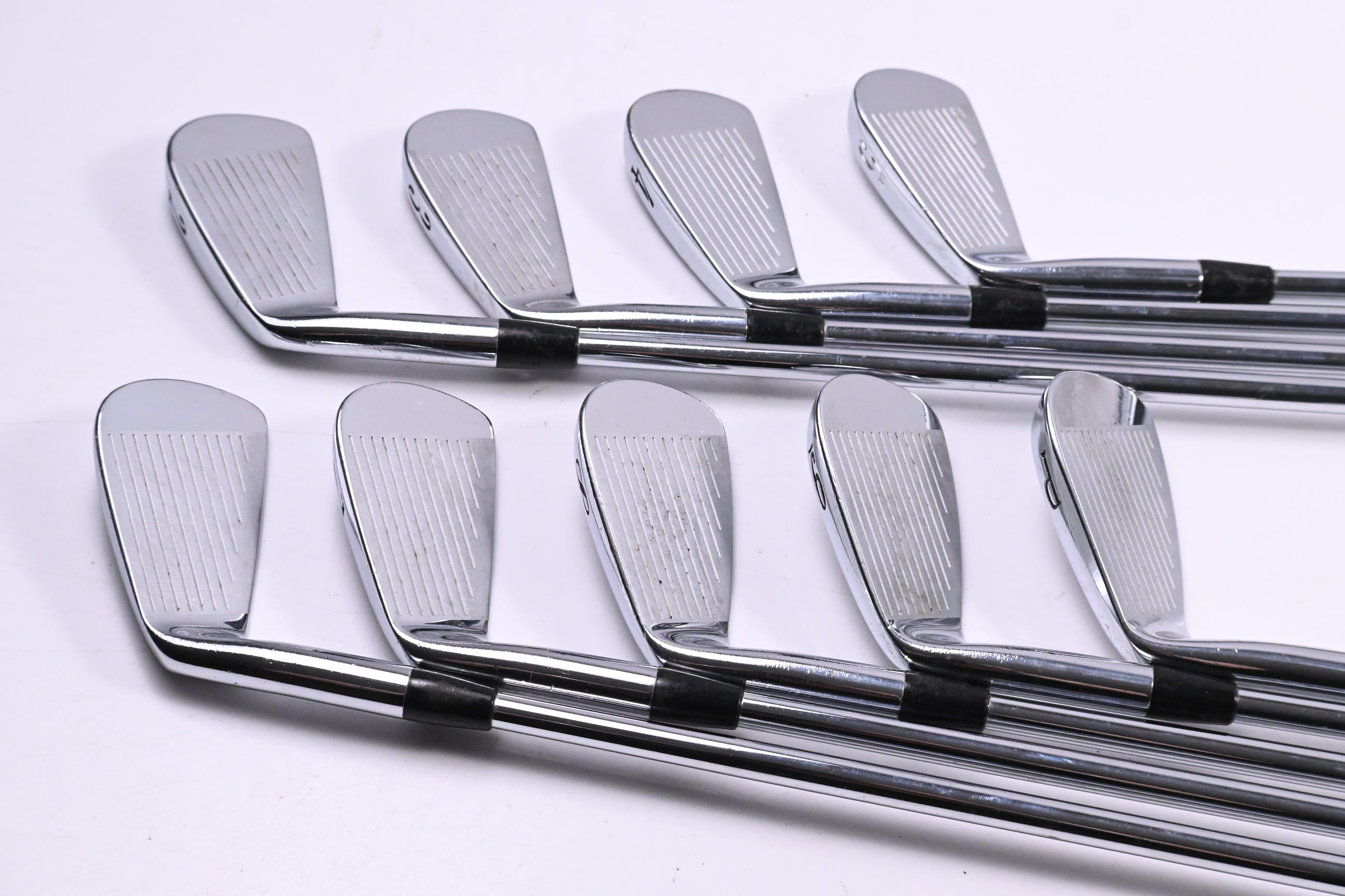 Titleist 690CB/MB Irons / 2-PW / Regular Flex Dynamic Gold R300 Shafts