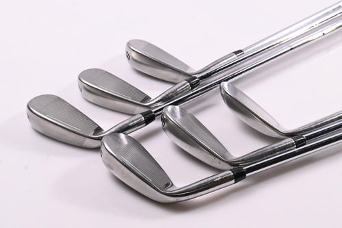 Cobra King F8 One Length Irons / 6-PW+GW / Regular Flex Cobra Shafts