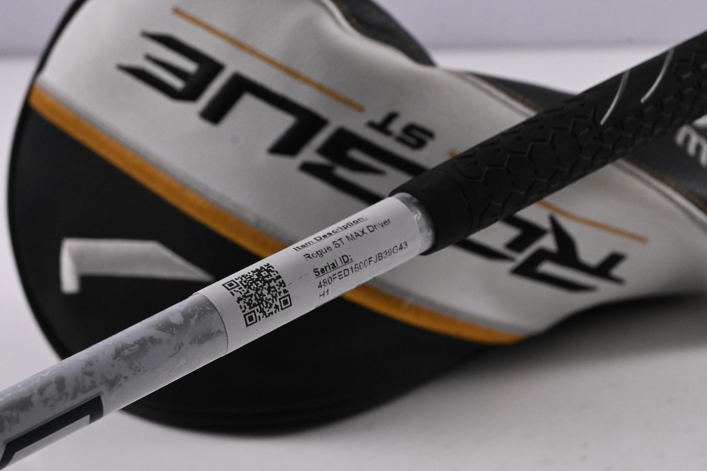 Callaway Rogue ST MAX Driver / 9 Degree / Regular Flex Denali Charcoal 50 Shaft