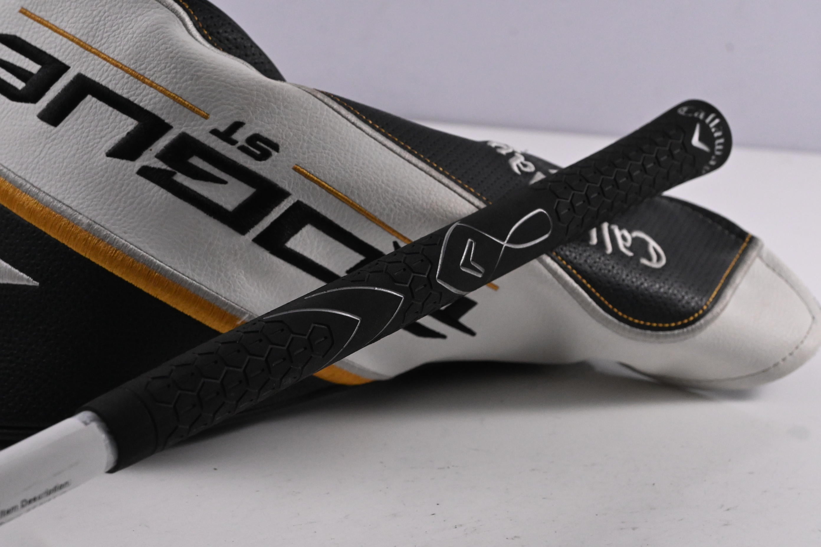 Callaway Rogue ST MAX Driver / 9 Degree / Regular Flex Denali Charcoal 50 Shaft