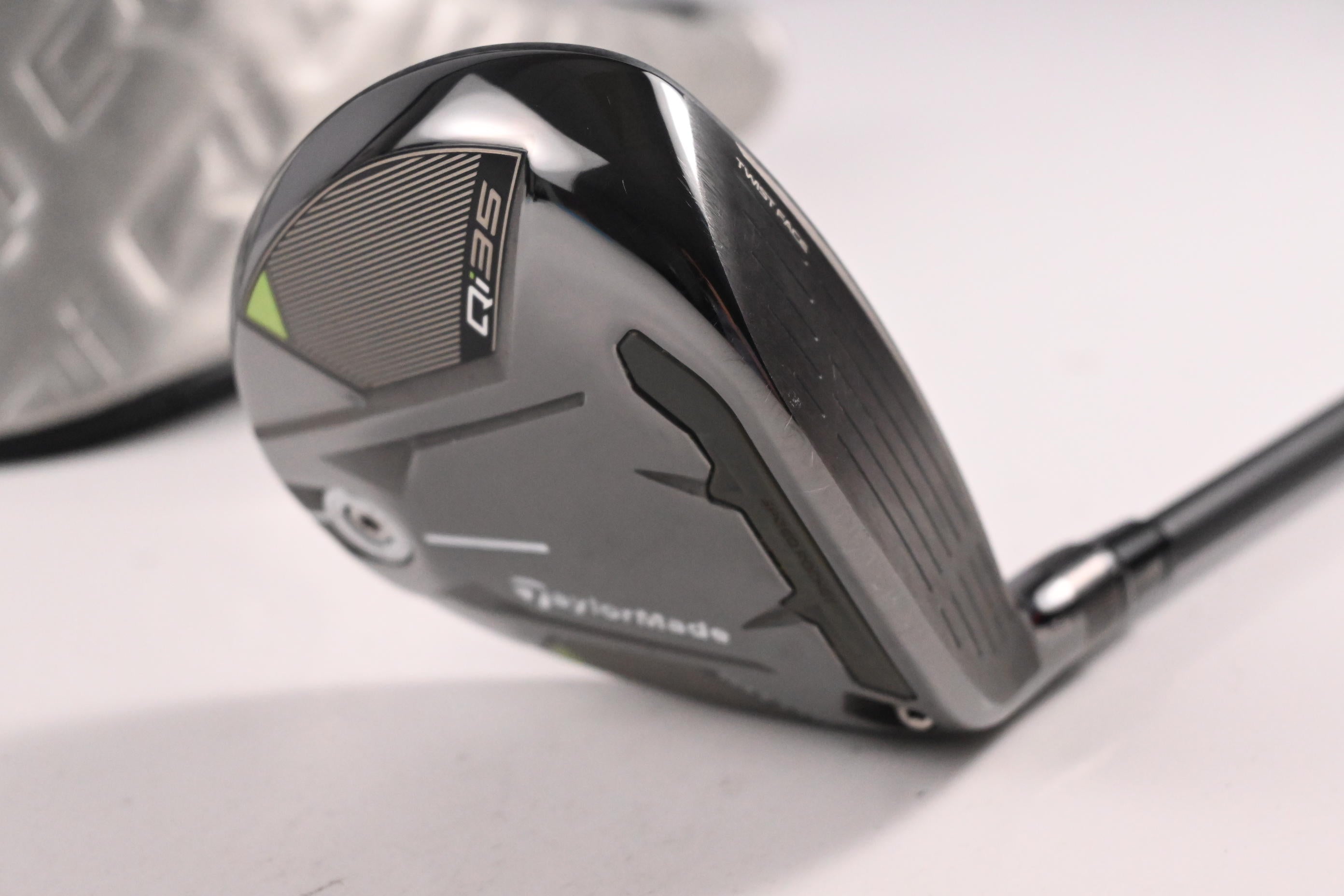 Taylormade Qi35 Max Lite #5 Wood / 18.5 Degree / Regular Flex Vanquish 4 Shaft