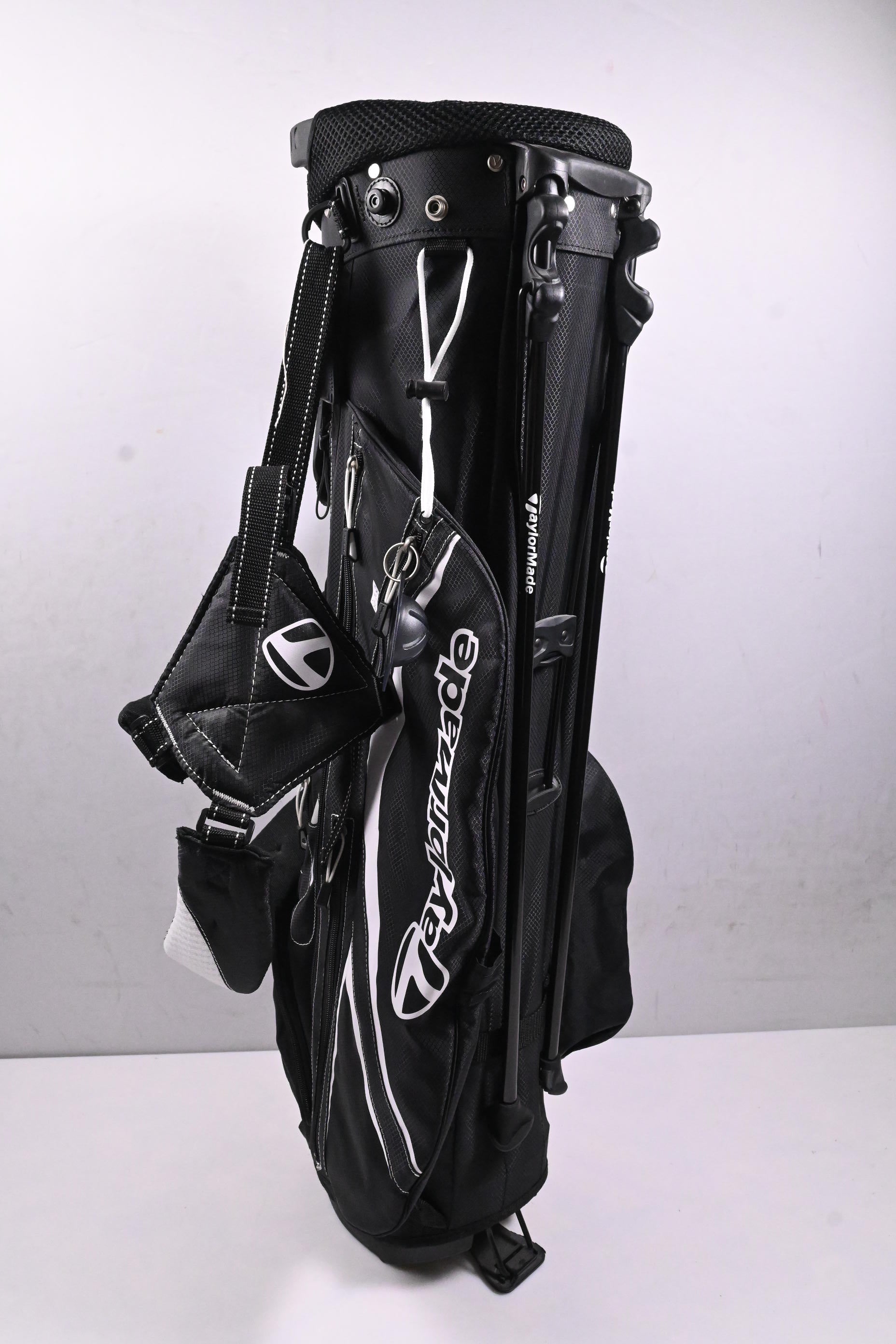 Taylormade Stand Bag / 4-Way Divider / Black, White