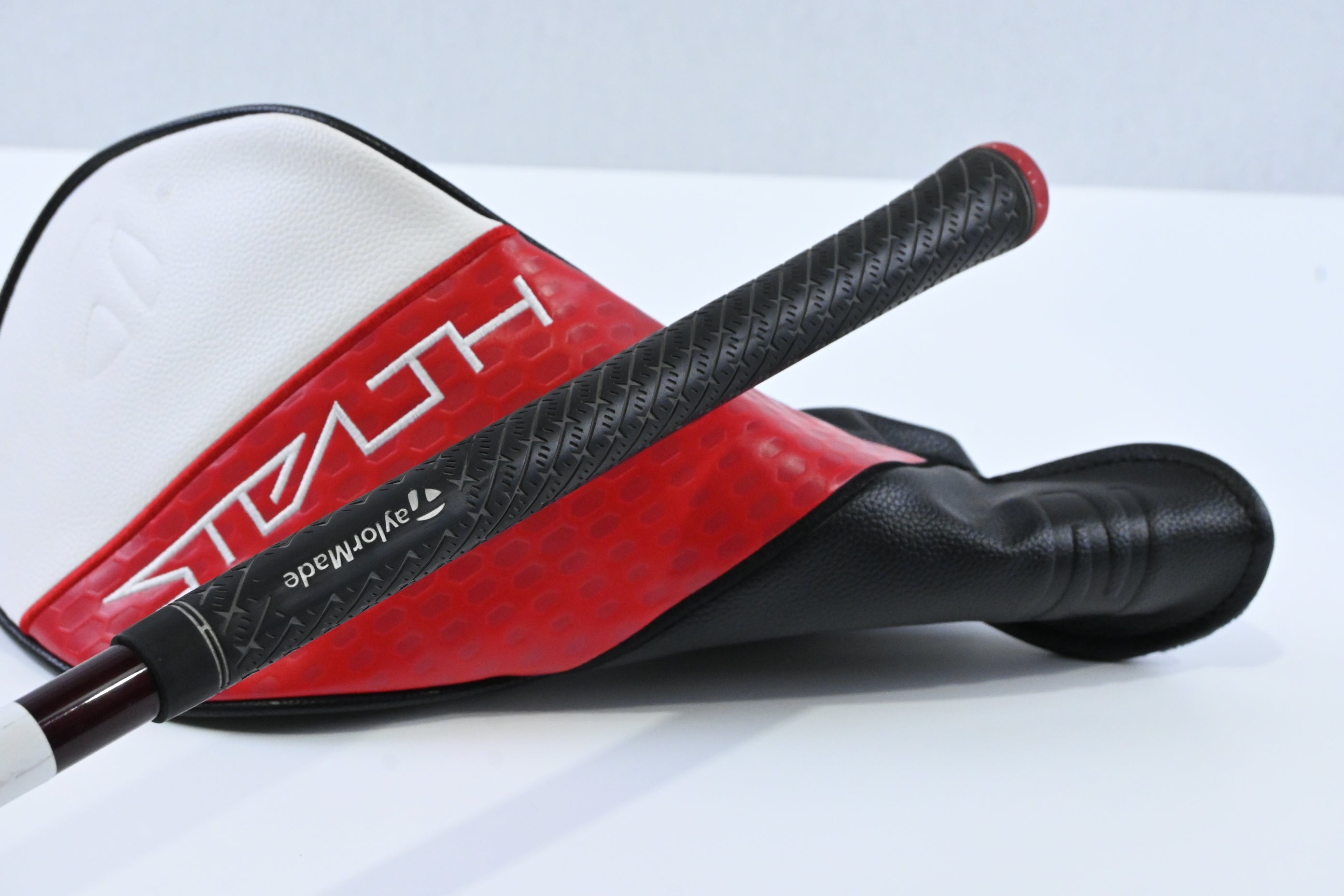 Taylormade Stealth 2 Driver / 9 Degree / Regular Flex Fujikura Speeder NX 50