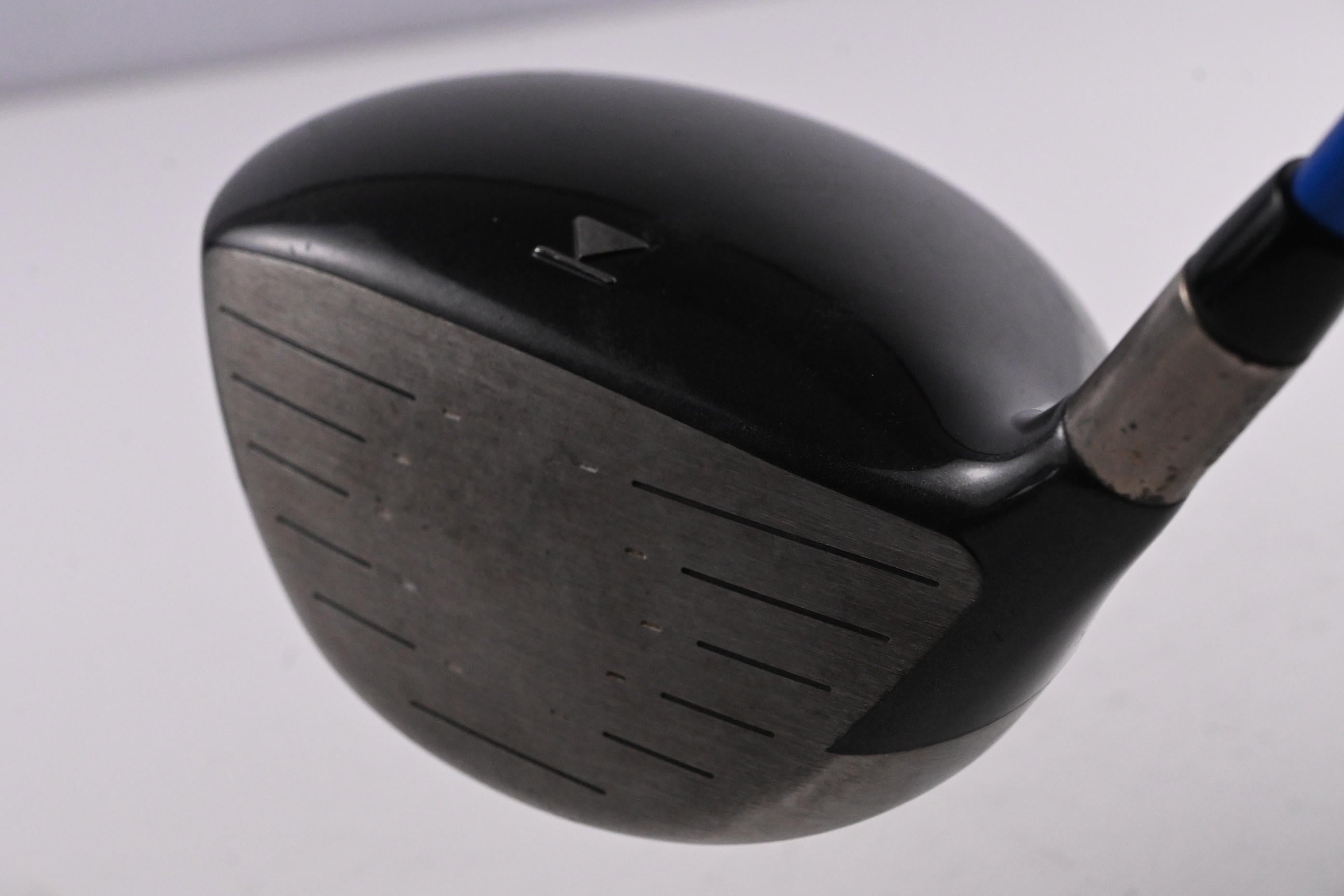 Titleist 905 S Driver / 8.5 Degree / Stiff Flex GraFalloy Blue Shaft