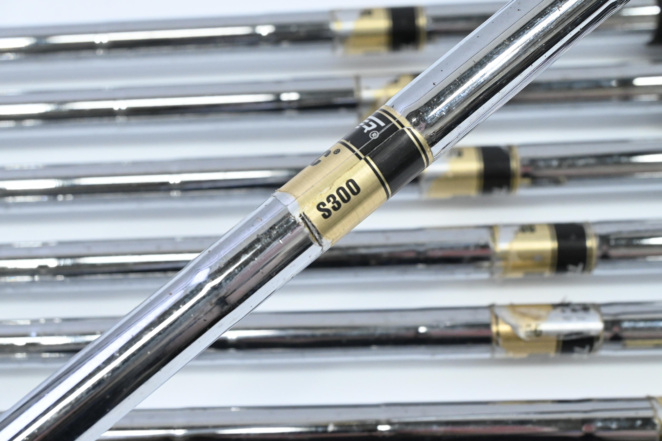 Titleist 690.CB Irons / 3-PW / Stiff Flex Dynamic Gold S300 Shafts