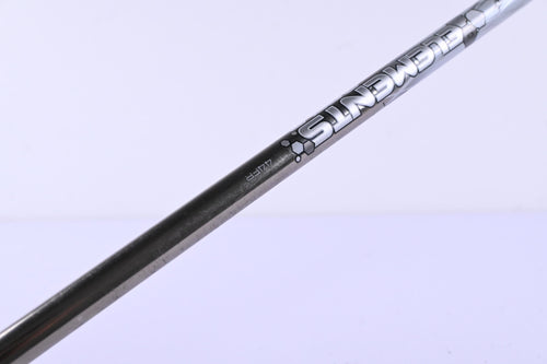 Wilson Staff D200 Driver / 10.5 Degree / Regular Flex Elements Chrome 44 Shaft
