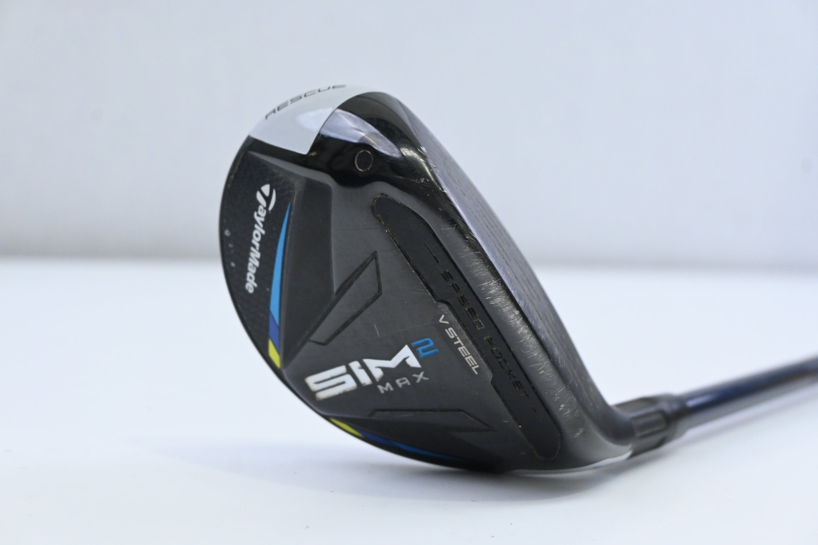 Taylormade SIM2 Max #4 Hybrid / 22 Degree / Regular Flex Fujikura Ventus Blue 6