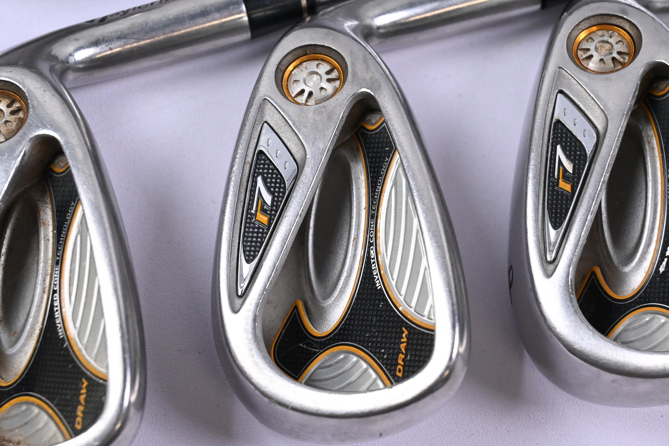 Taylormade R7 Draw Irons / 4-PW+SW / Regular Flex T-Step 90 Shafts