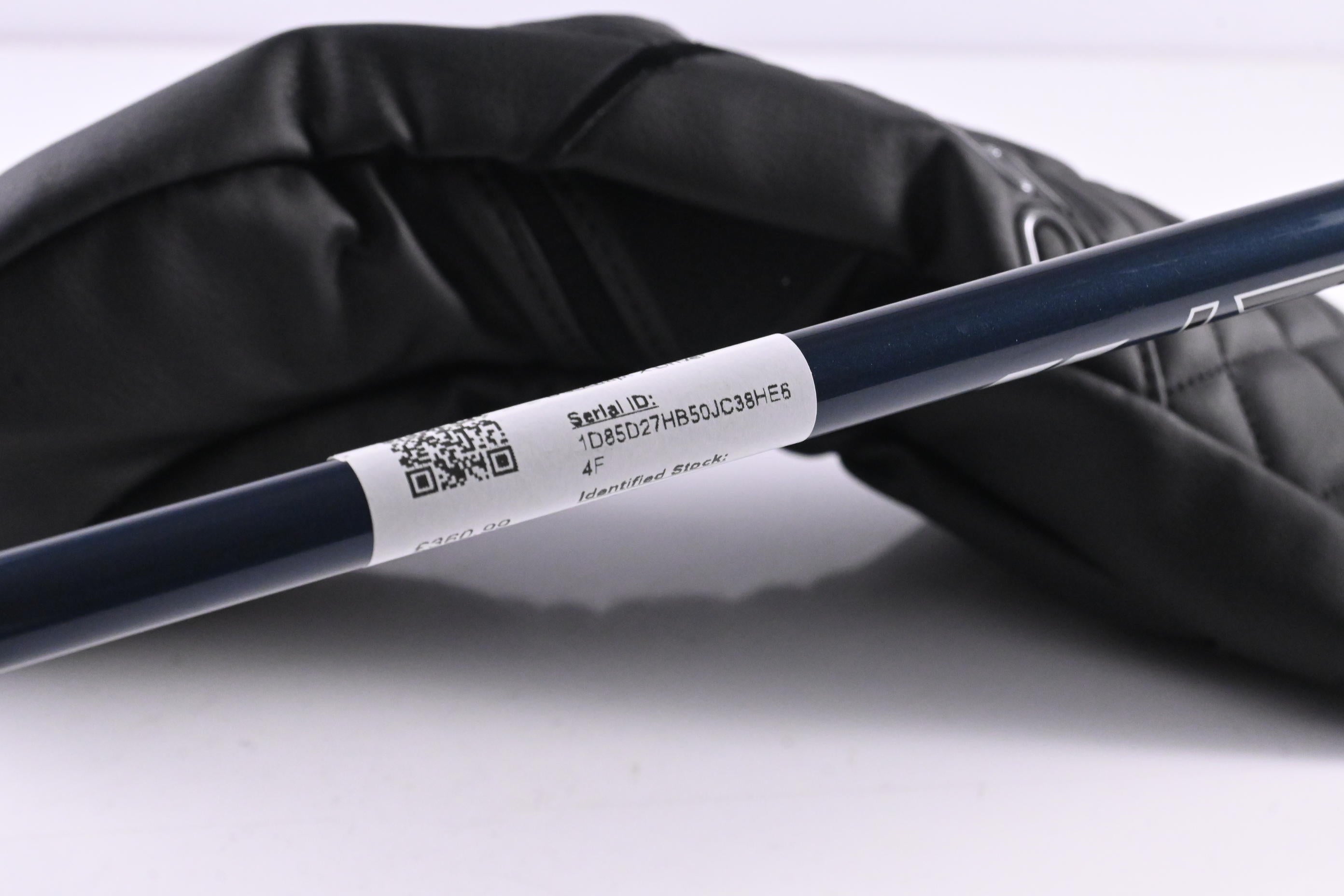 Left Hand Cobra DS-Adapt X Driver / 10.5 Degree / X-Flex Denali Blue 60 Shaft