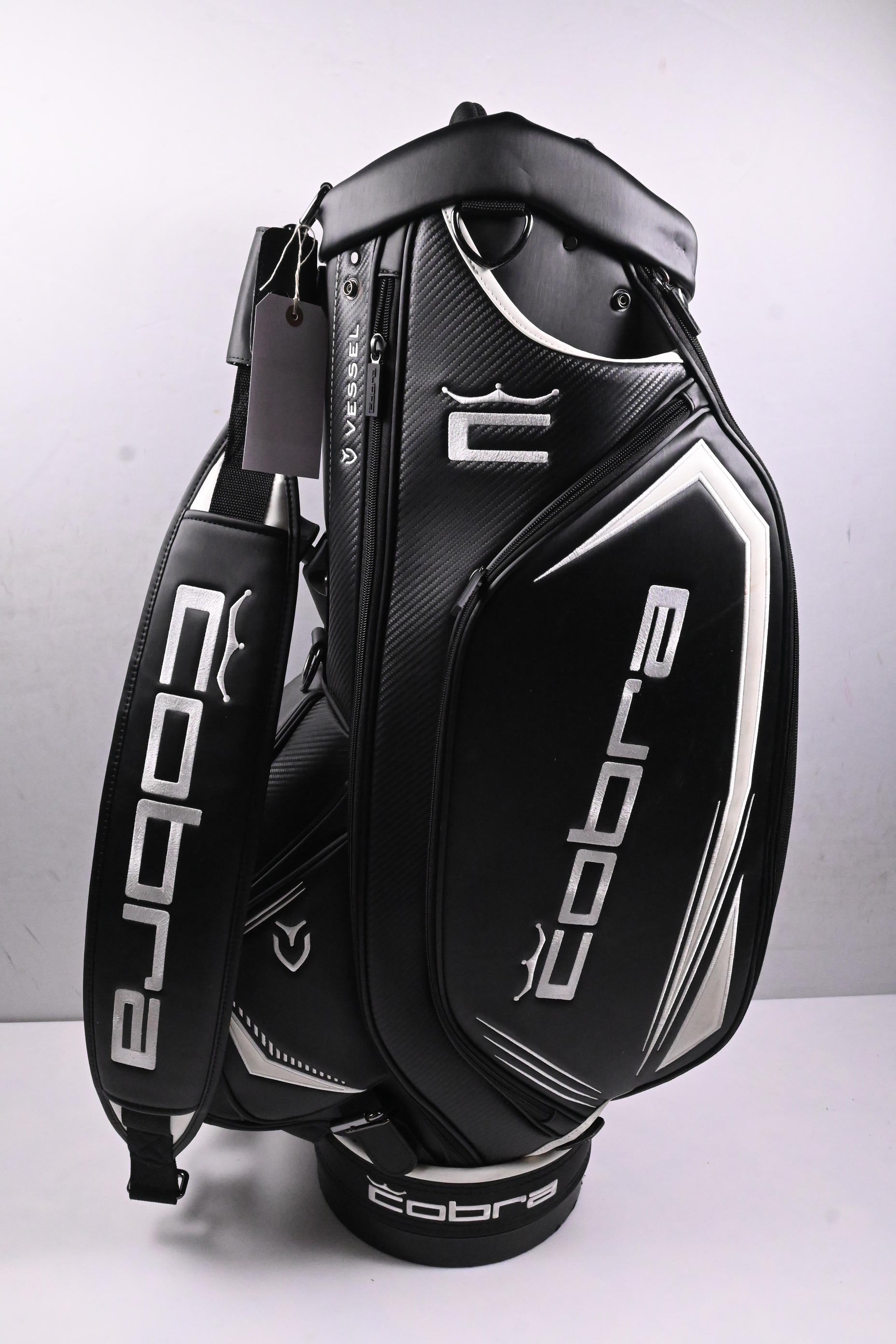 Cobra Vessel Tour Bag / 6-Way Divider / Black, White