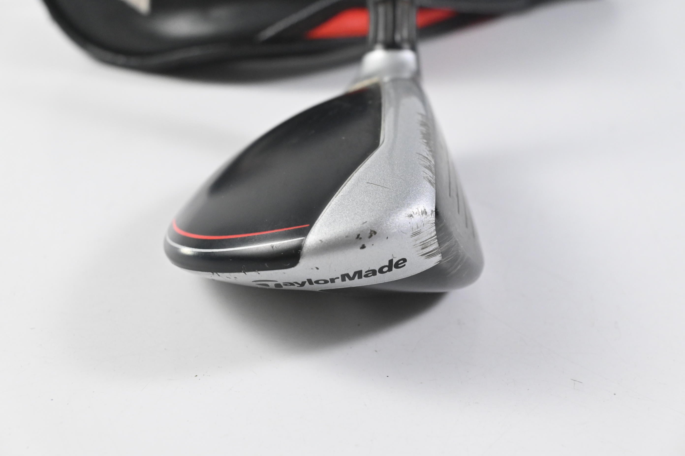 Taylormade M6 #4 Hybrid / 22 Degree / Regular Flex Fujikura Atmos Red 6 Shaft