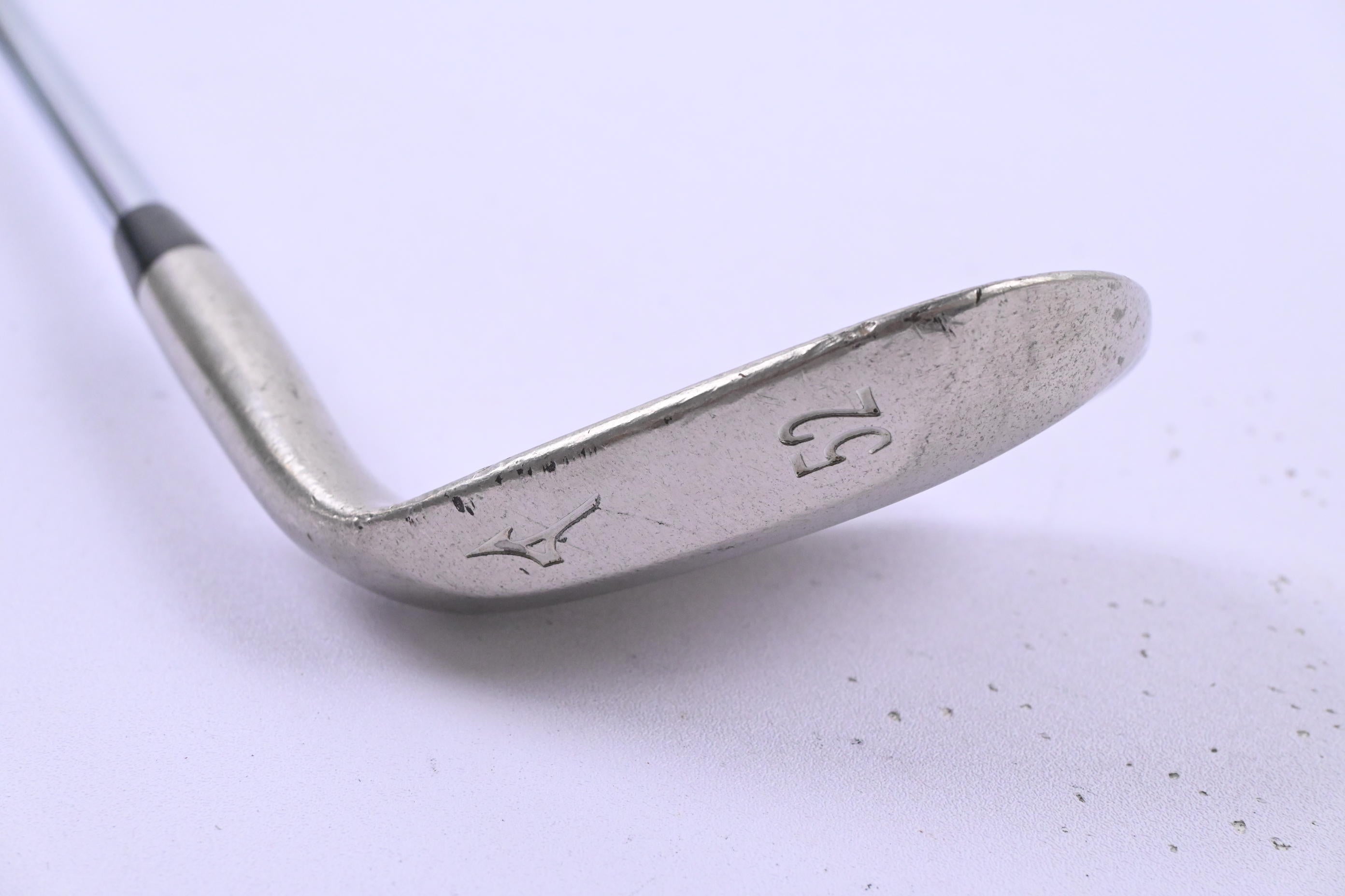 Left Hand Mizuno MP-R Gap Wedge / 52 Degree / Regular Flex Dynamic Gold R300