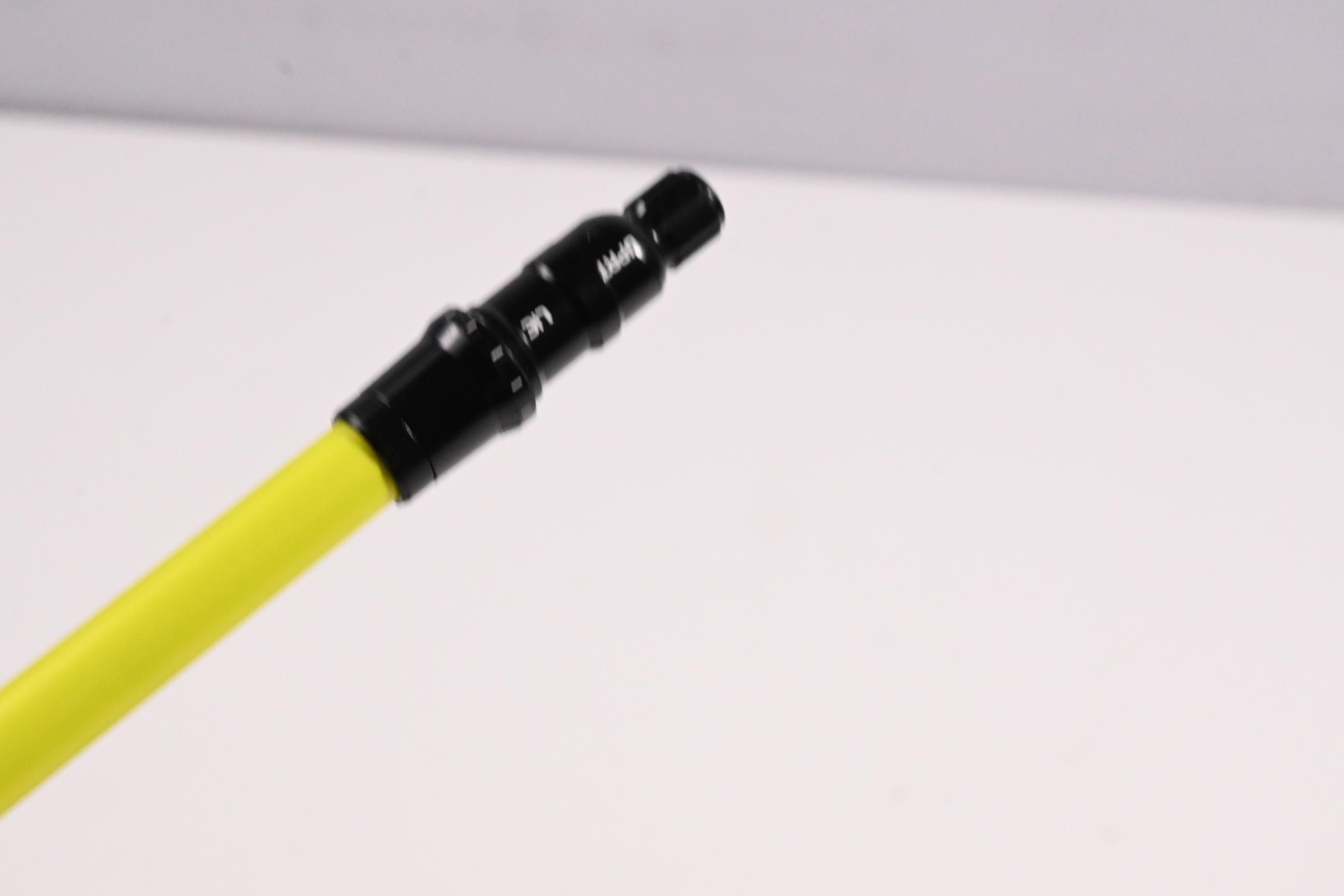UST Proforce V2 Yellow 85 Hybrid Shaft / Regular Flex / Taylormade Adapter