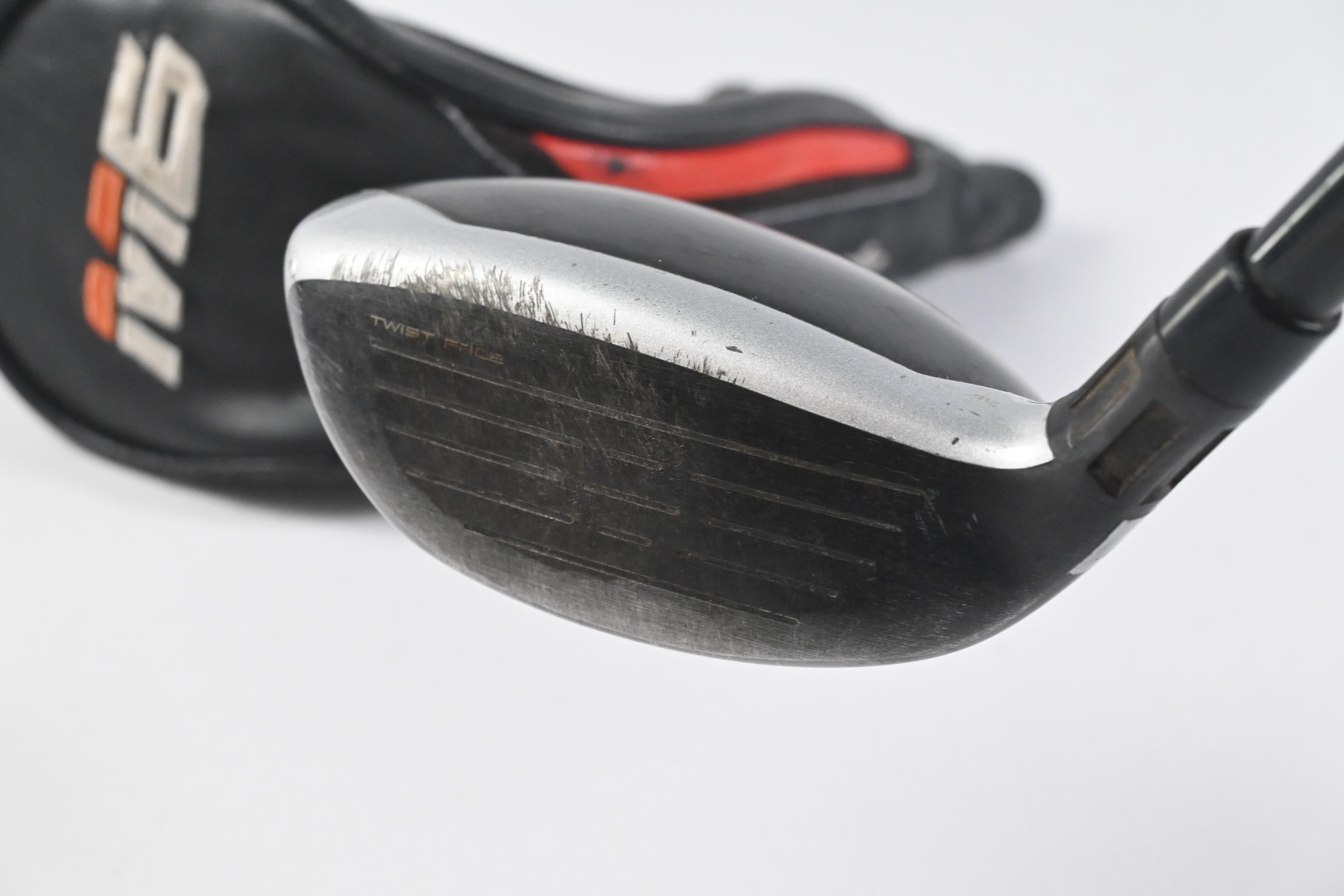 Taylormade M6 #4 Hybrid / 22 Degree / Regular Flex Fujikura Atmos Red 6 Shaft