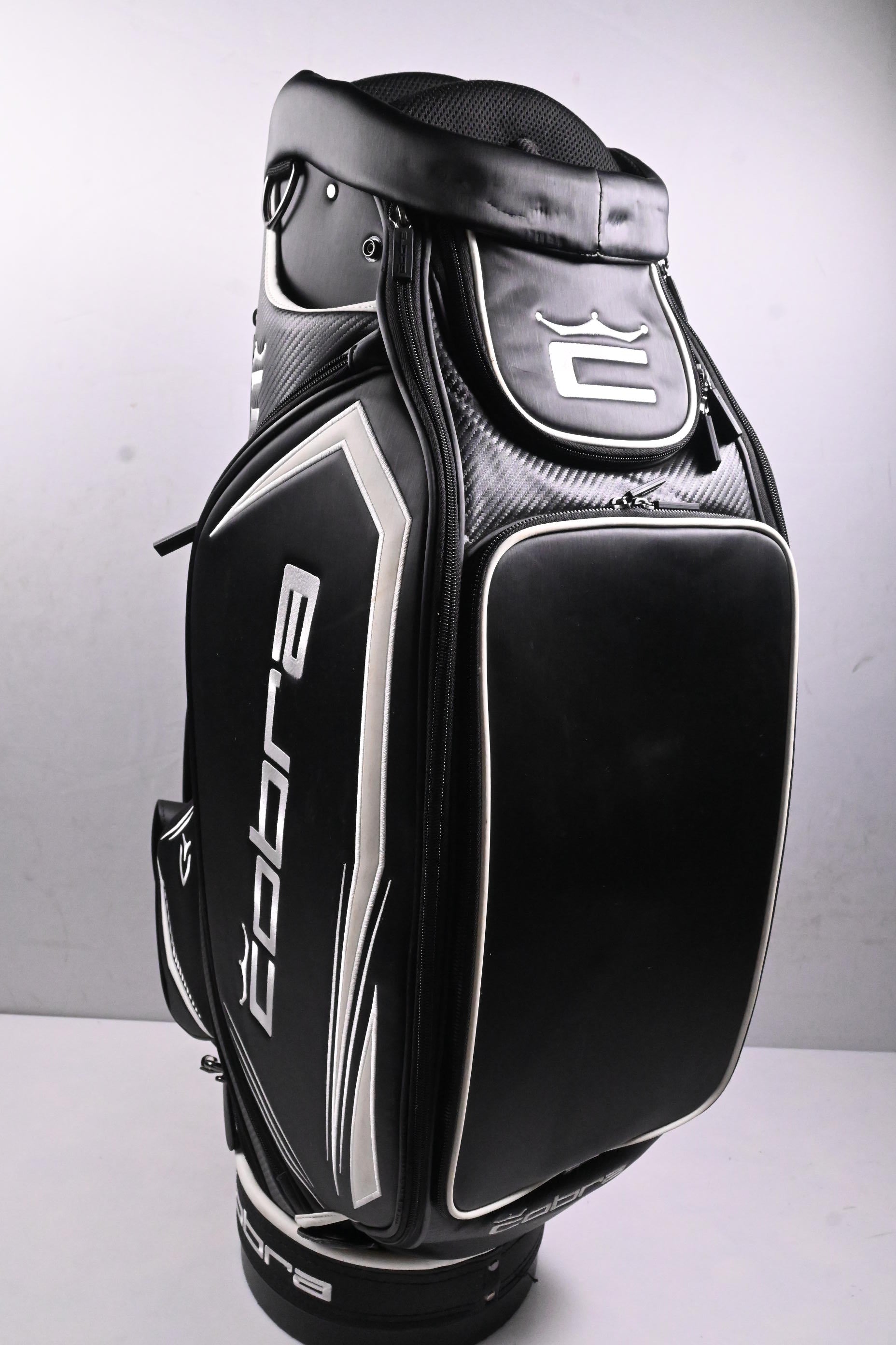 Cobra Vessel Tour Bag / 6-Way Divider / Black, White
