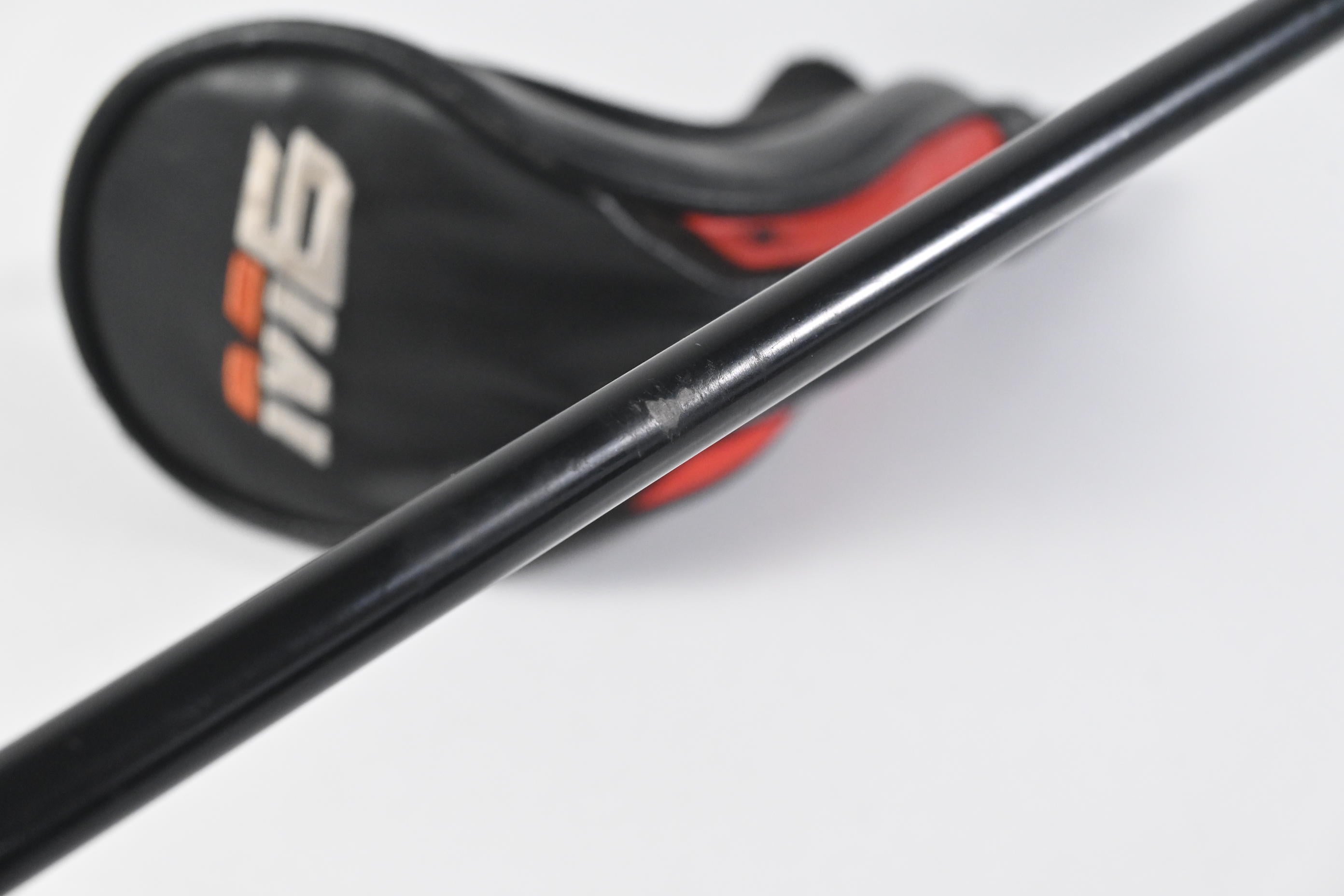 Taylormade M6 #4 Hybrid / 22 Degree / Regular Flex Fujikura Atmos Red 6 Shaft
