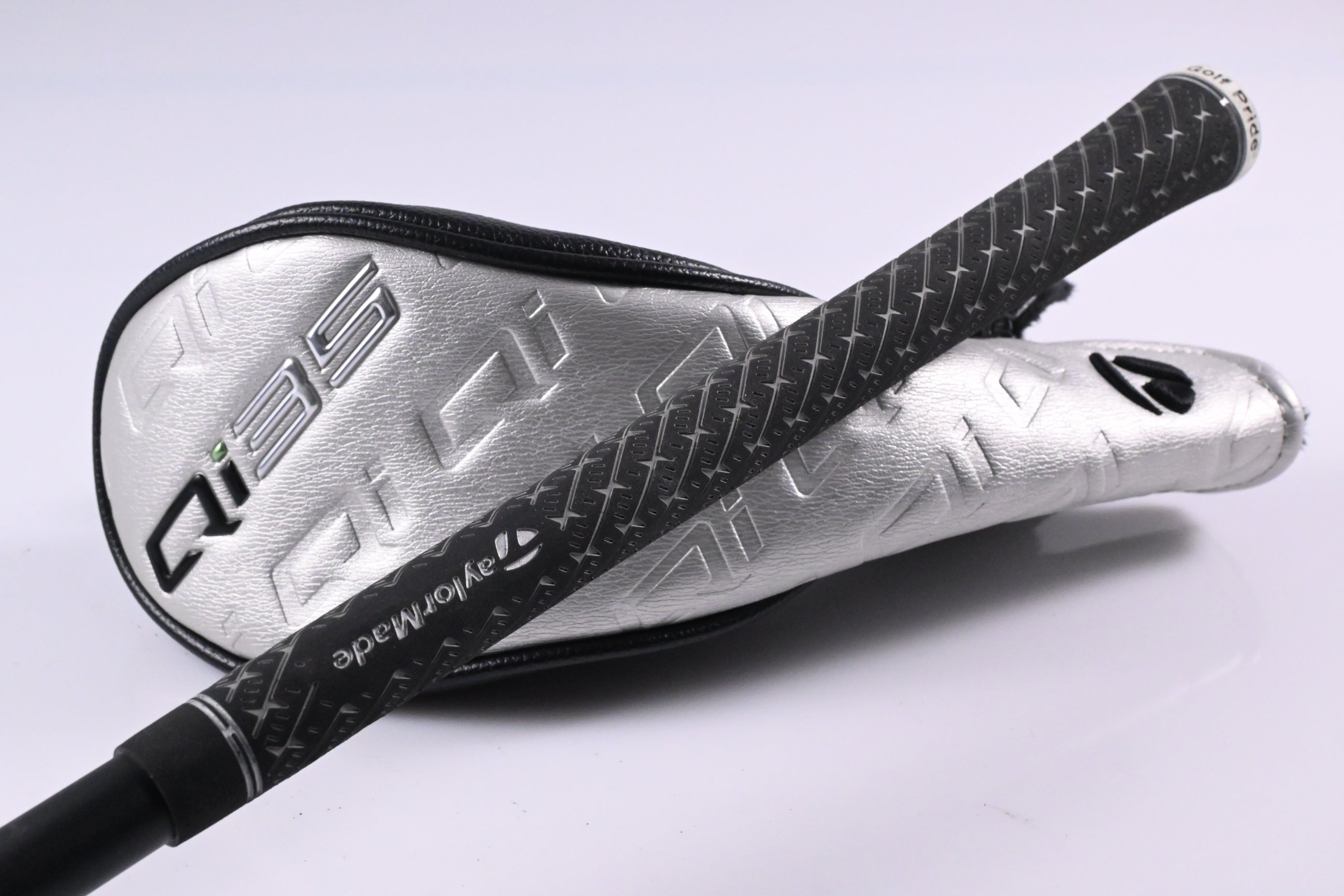 Taylormade Qi35 Max Lite #4 Hybrid / 23 Degree / Regular Flex Vanquish 4 Shaft