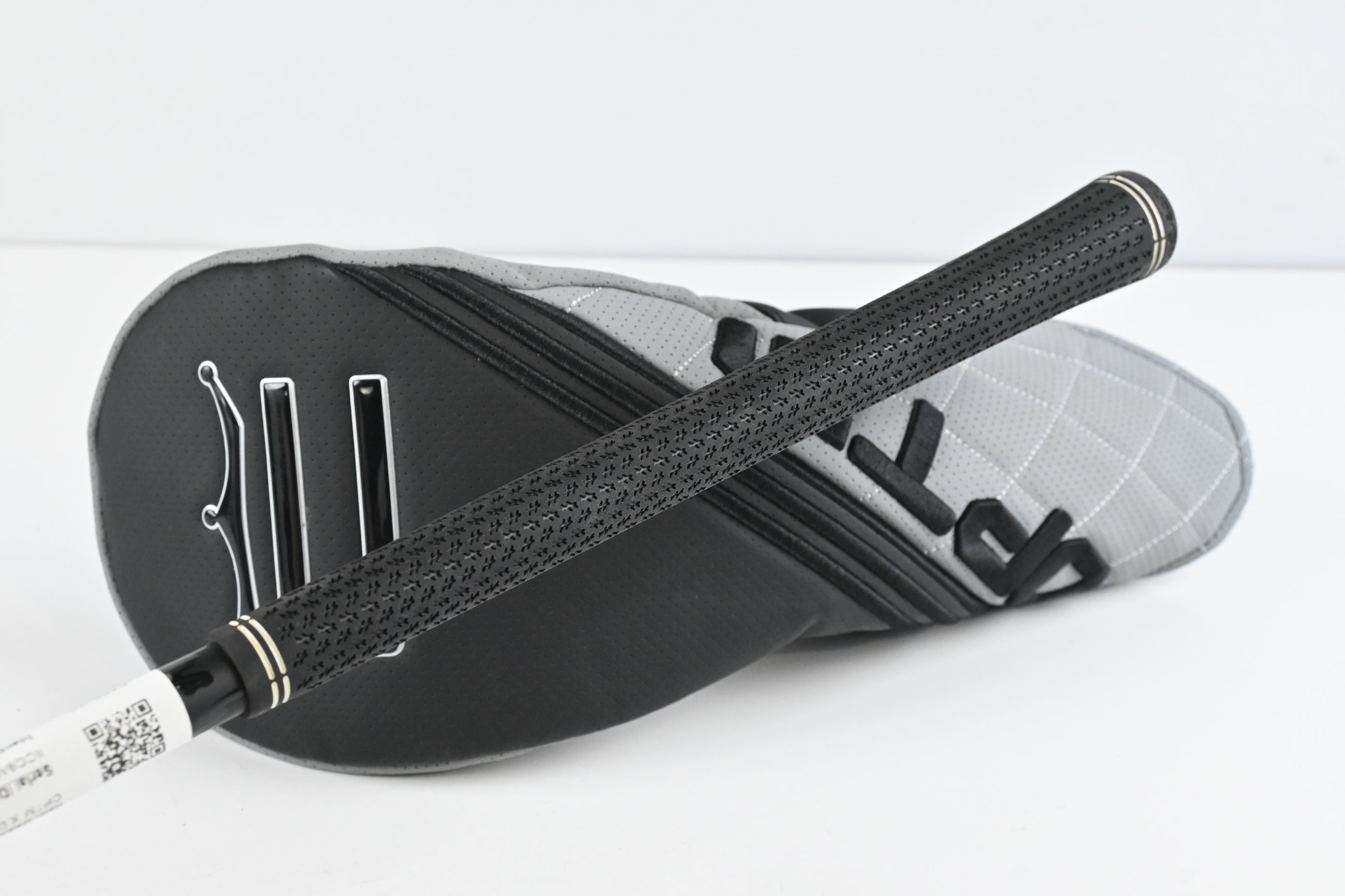 Cobra OPTM X Driver / 10.5 Degree / Regular Flex Kai'li Dark Waves 60 Shaft
