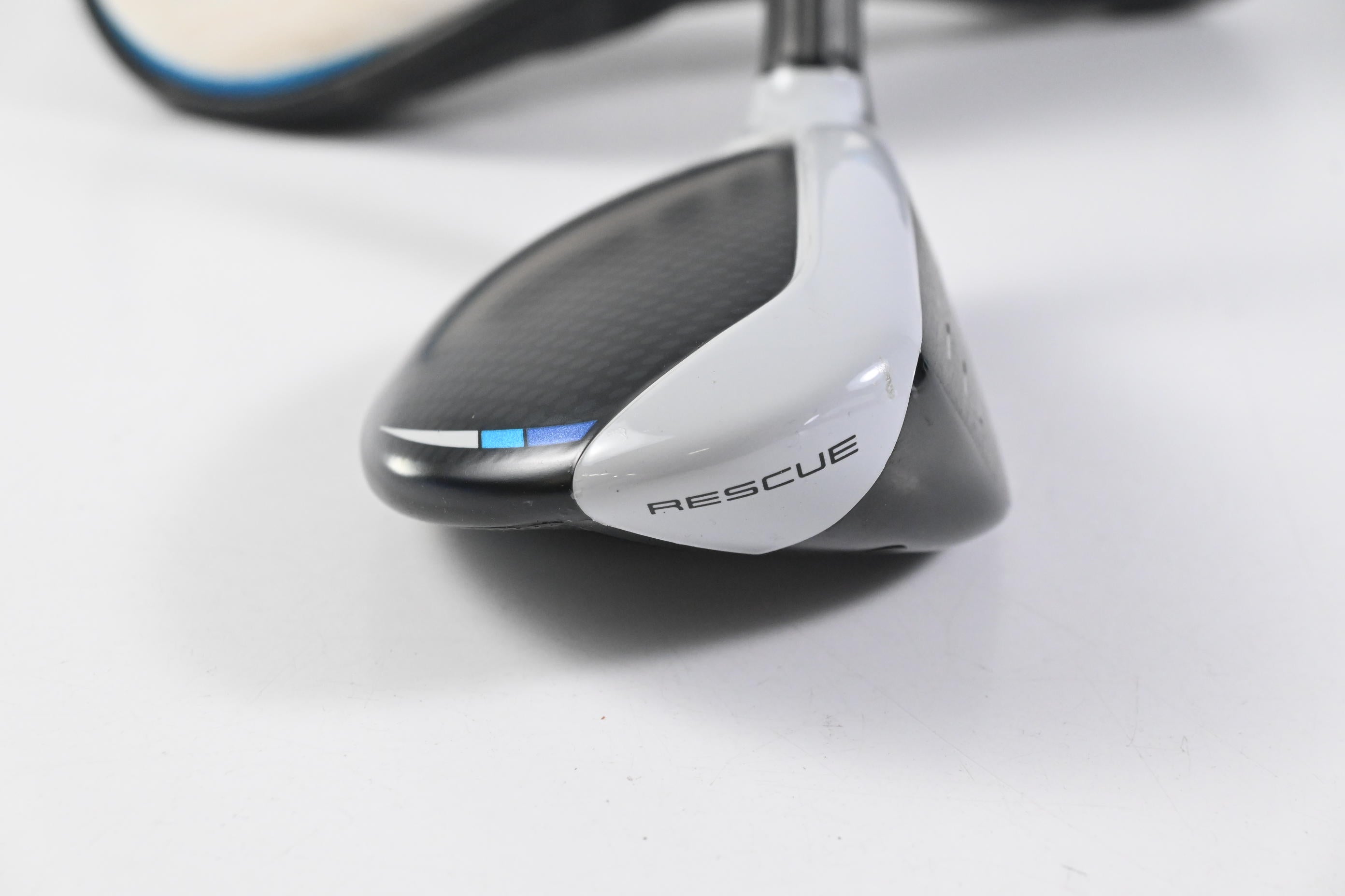Taylormade SIM2 Max #4 Hybrid / 22 Degree / Stiff Flex Ventus Blue 7 Shaft
