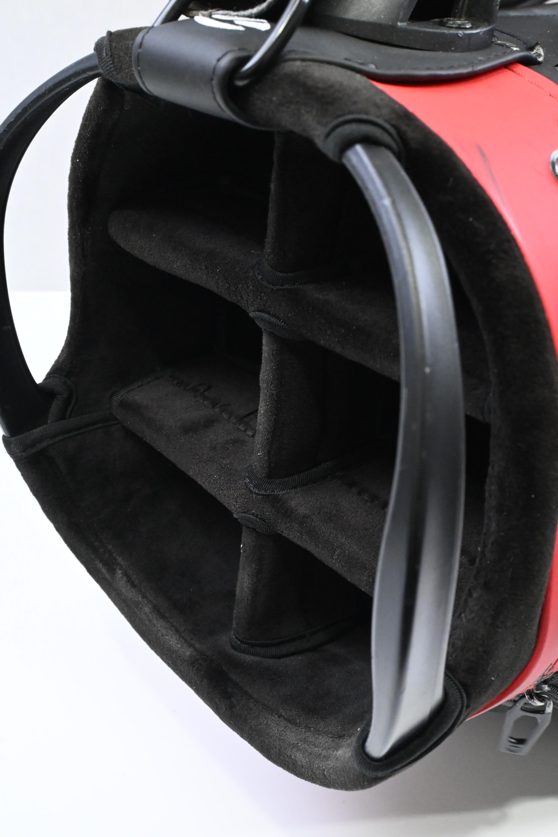 Taylormade Stealth Tour Bag / 6-Way / Red, Black