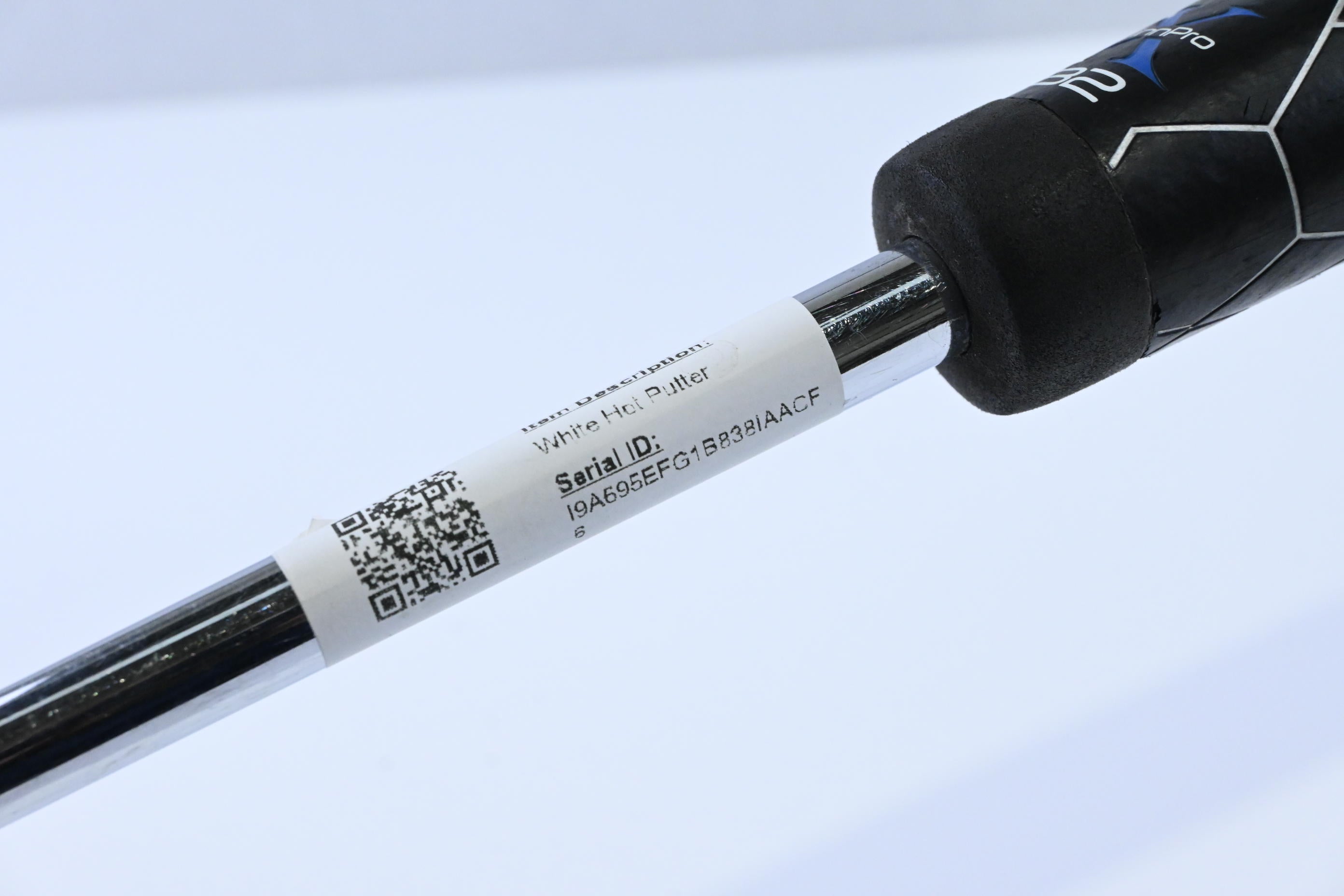 Odyssey White Hot 2-Ball Blade Putter / 33 Inch