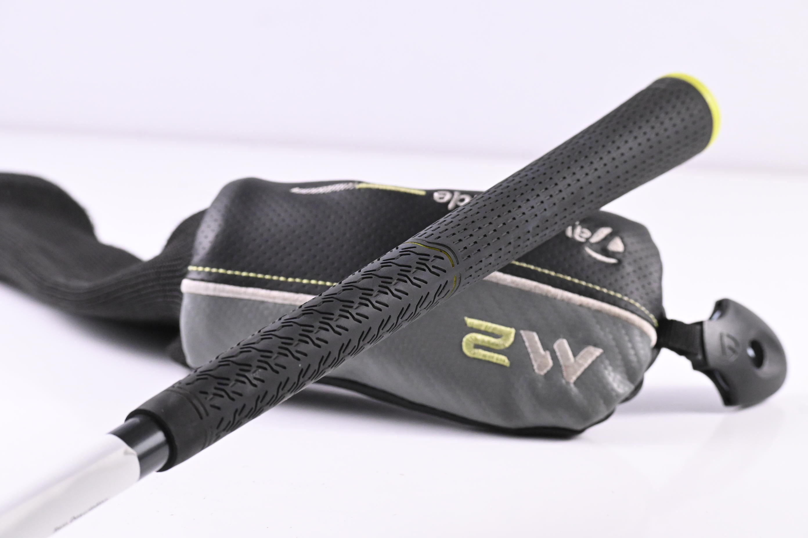 Left Hand Taylormade M2 2017 #3 Hybrid / 19 Degree / Regular Flex M2 Reax 65
