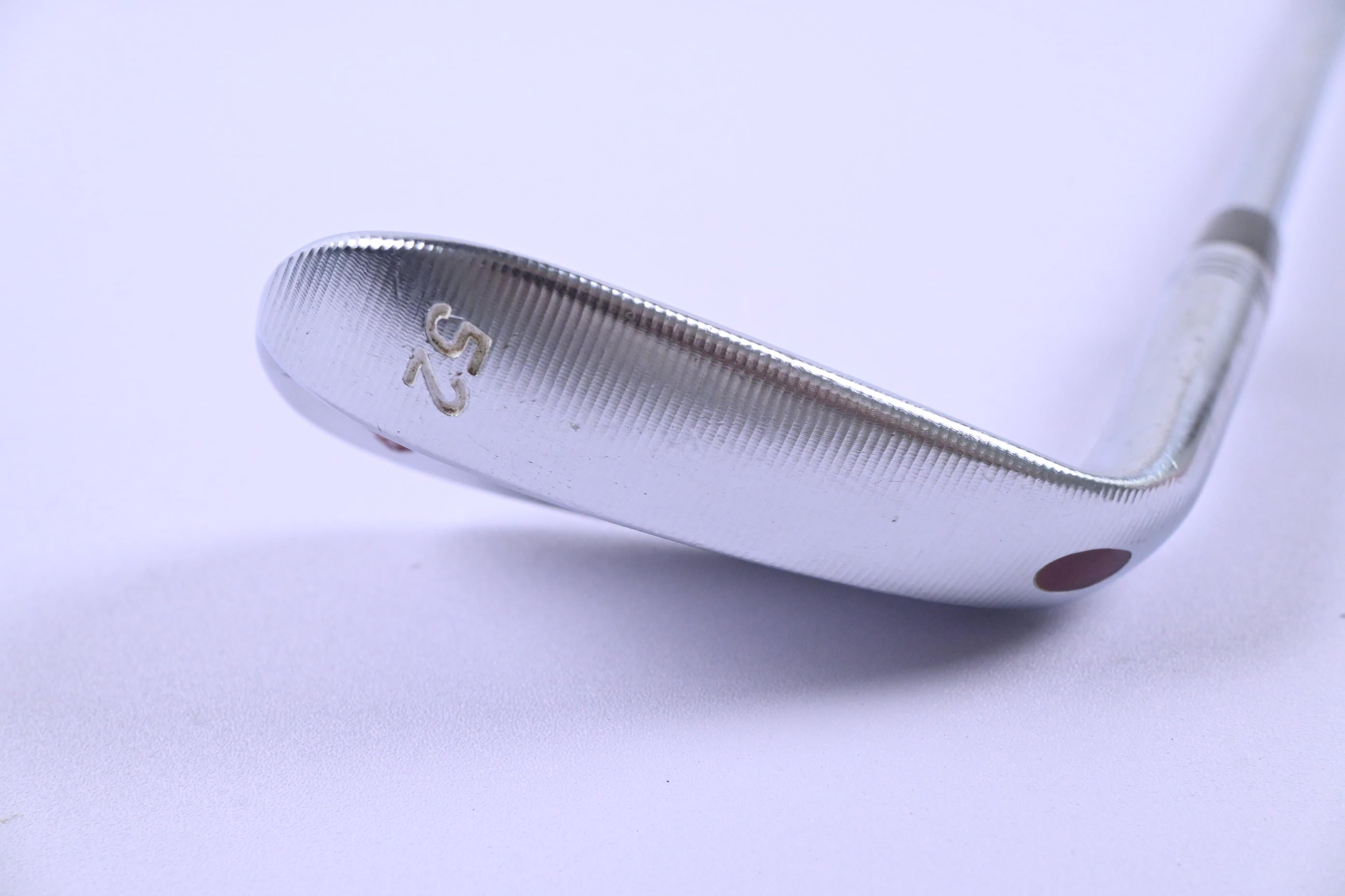 Taylormade Milled Grind Gap Wedge / 52 Degree / Wedge Flex Dynamic Gold