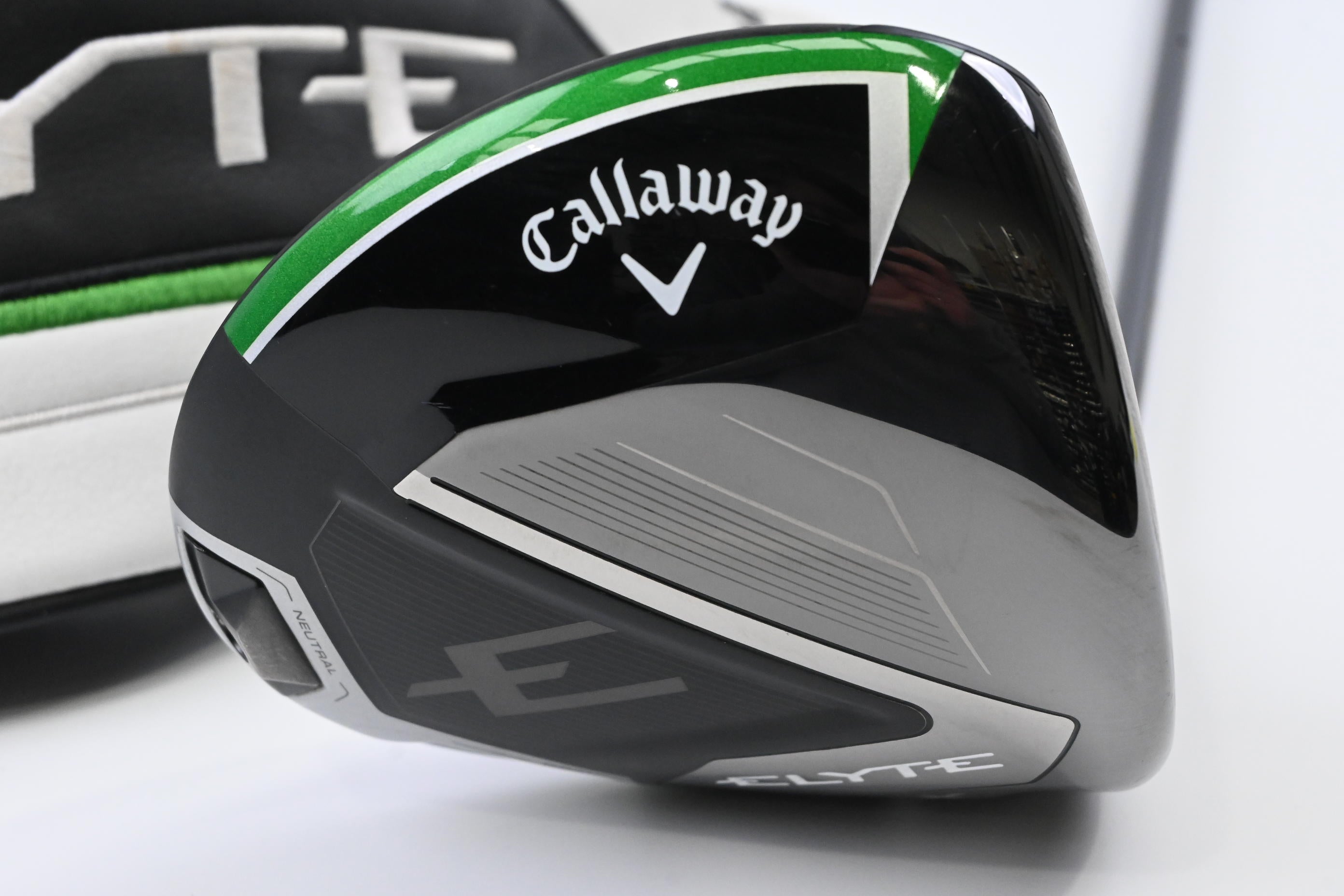 Callaway Elyte X Driver / 10.5 Degree / Regular Flex Denali Charcoal 50 Shaft
