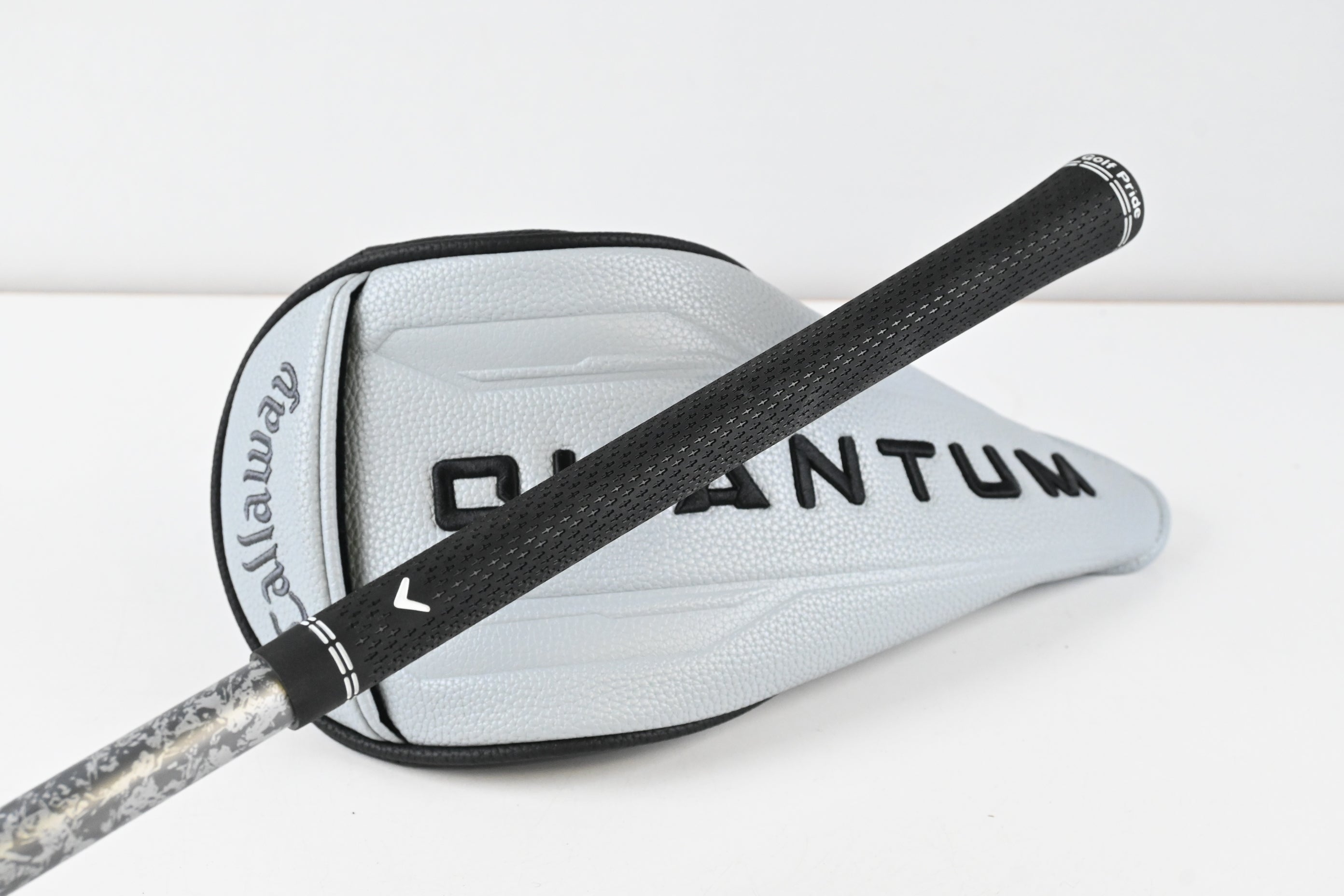 Callaway Quantum Max Driver / 10.5 Degree / Regular Flex Denali Frost Silver 50