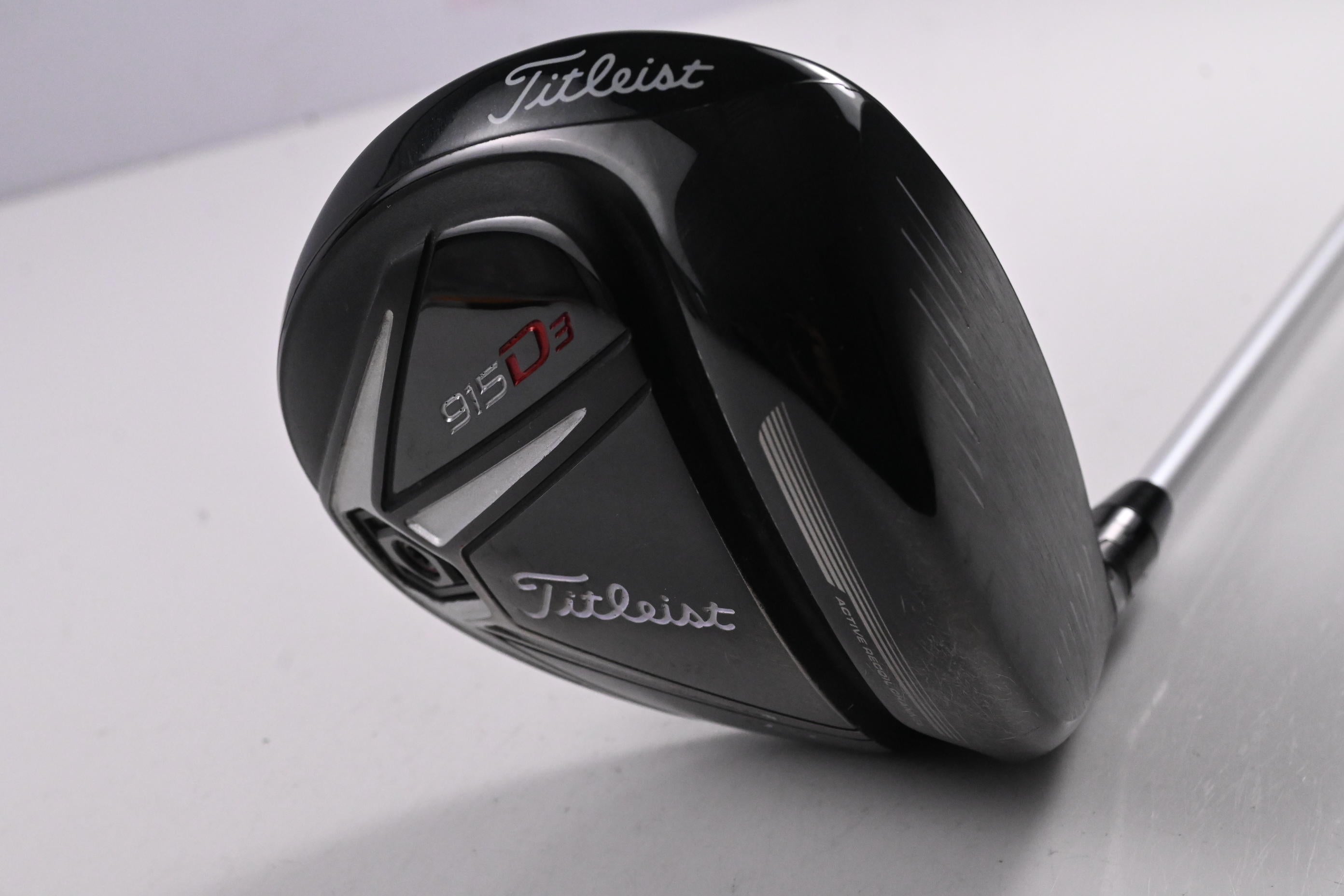 Titleist 915 D3 Driver / 9.5 Degree / Stiff Flex Aldila Rogue Silver 60 Shaft