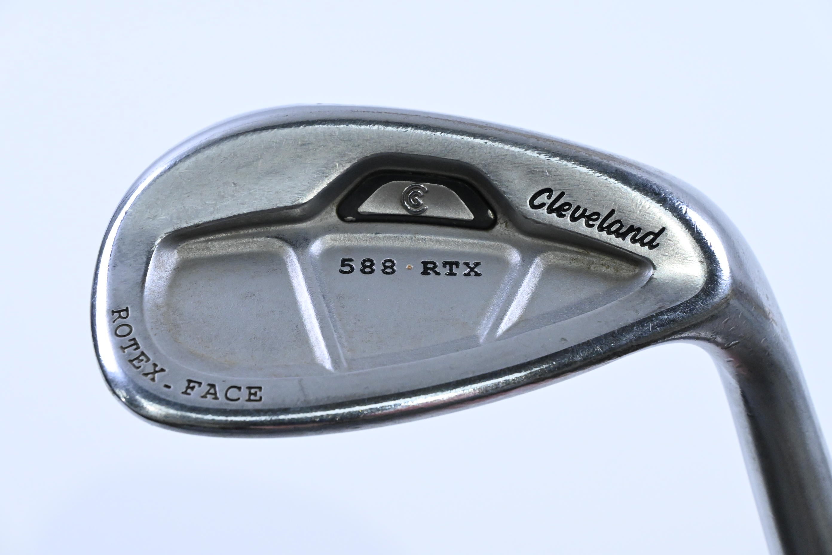 Cleveland 588 RTX Gap Wedge / 52 Degree / Wedge Flex Dynamic Gold Shaft
