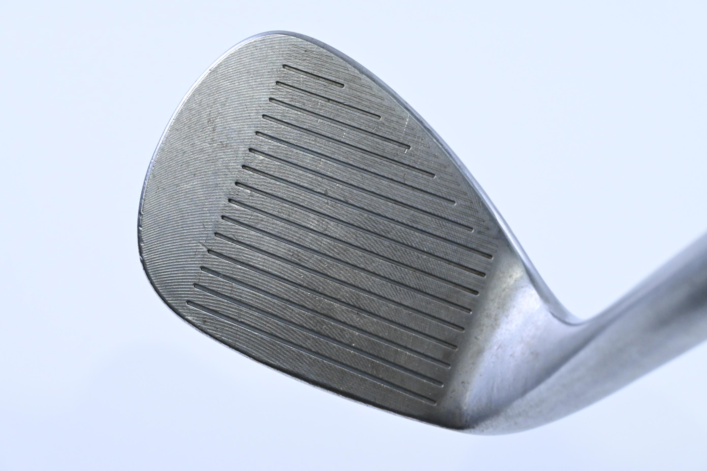 Cleveland 588 RTX Gap Wedge / 52 Degree / Wedge Flex Dynamic Gold Shaft